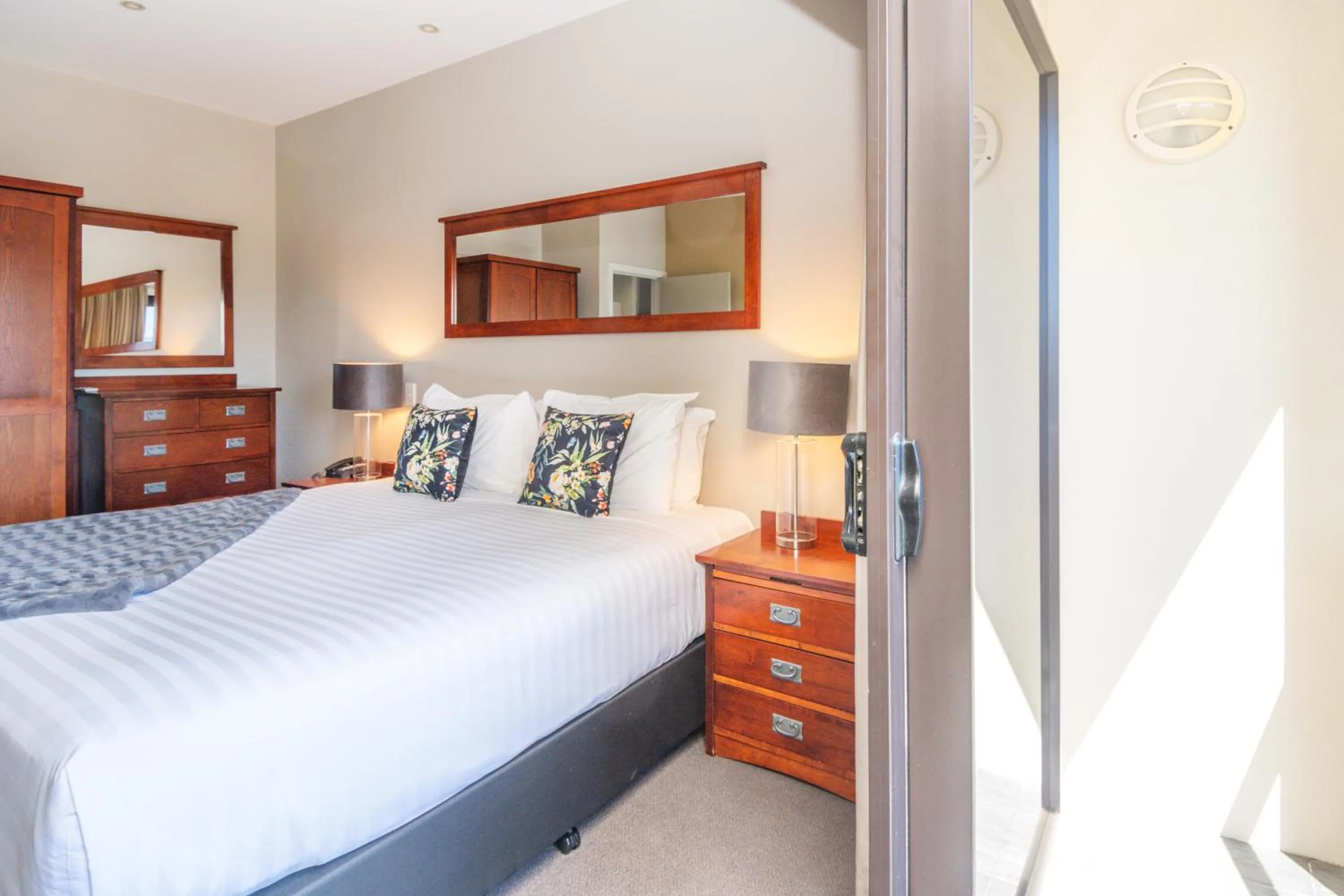 Bed in Portside Hotel Gisborne