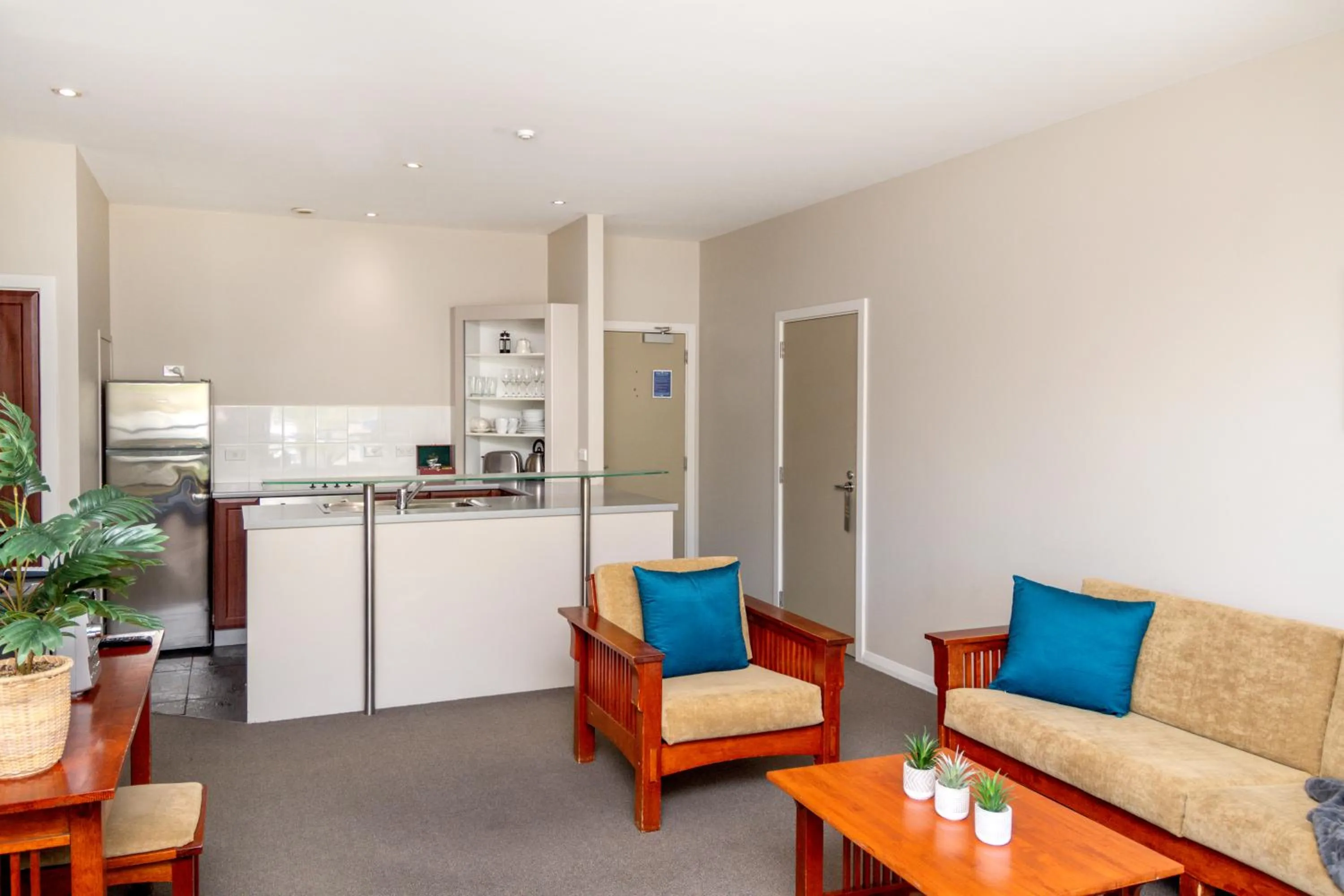 Kitchen or kitchenette in Portside Hotel Gisborne