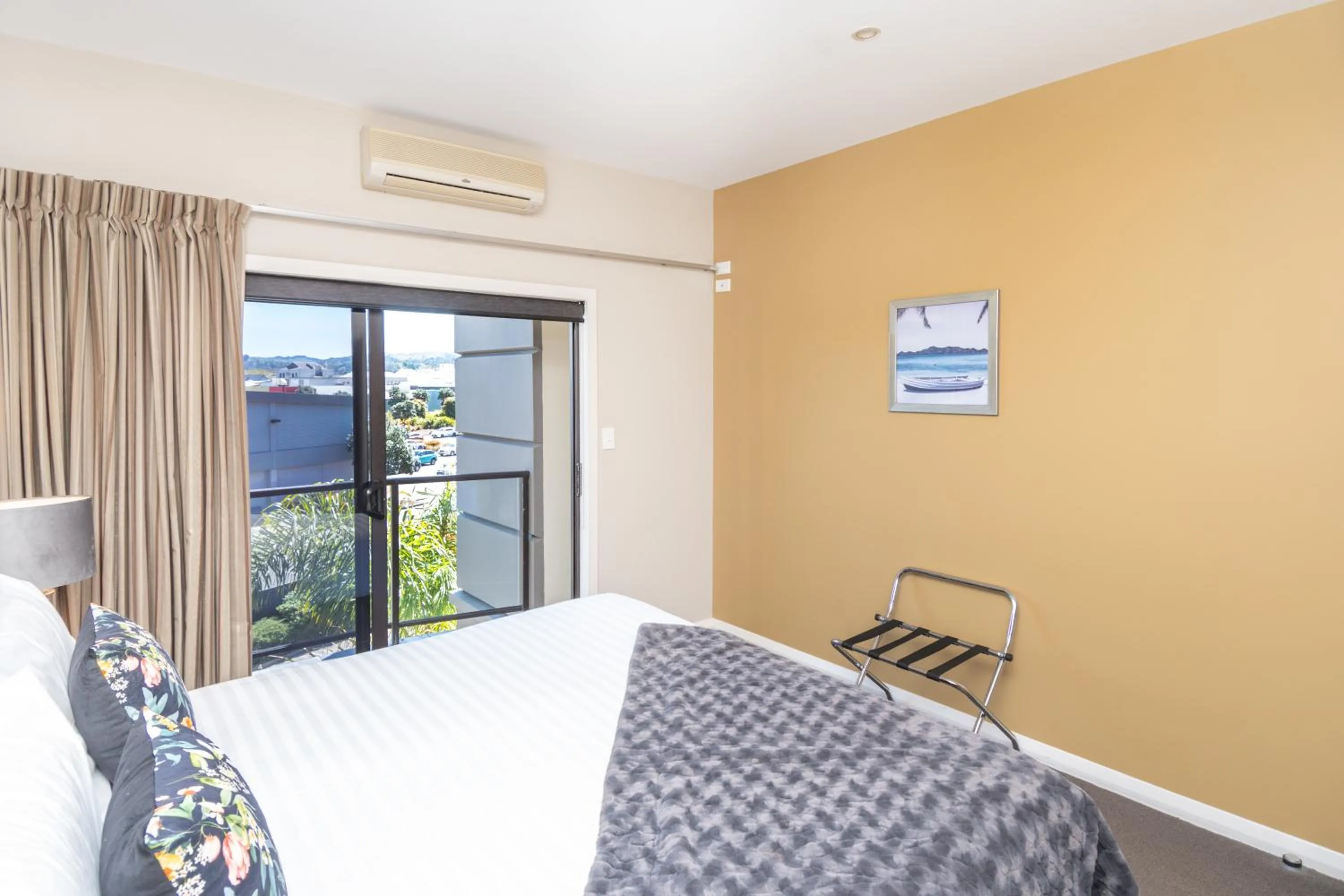 Bed in Portside Hotel Gisborne