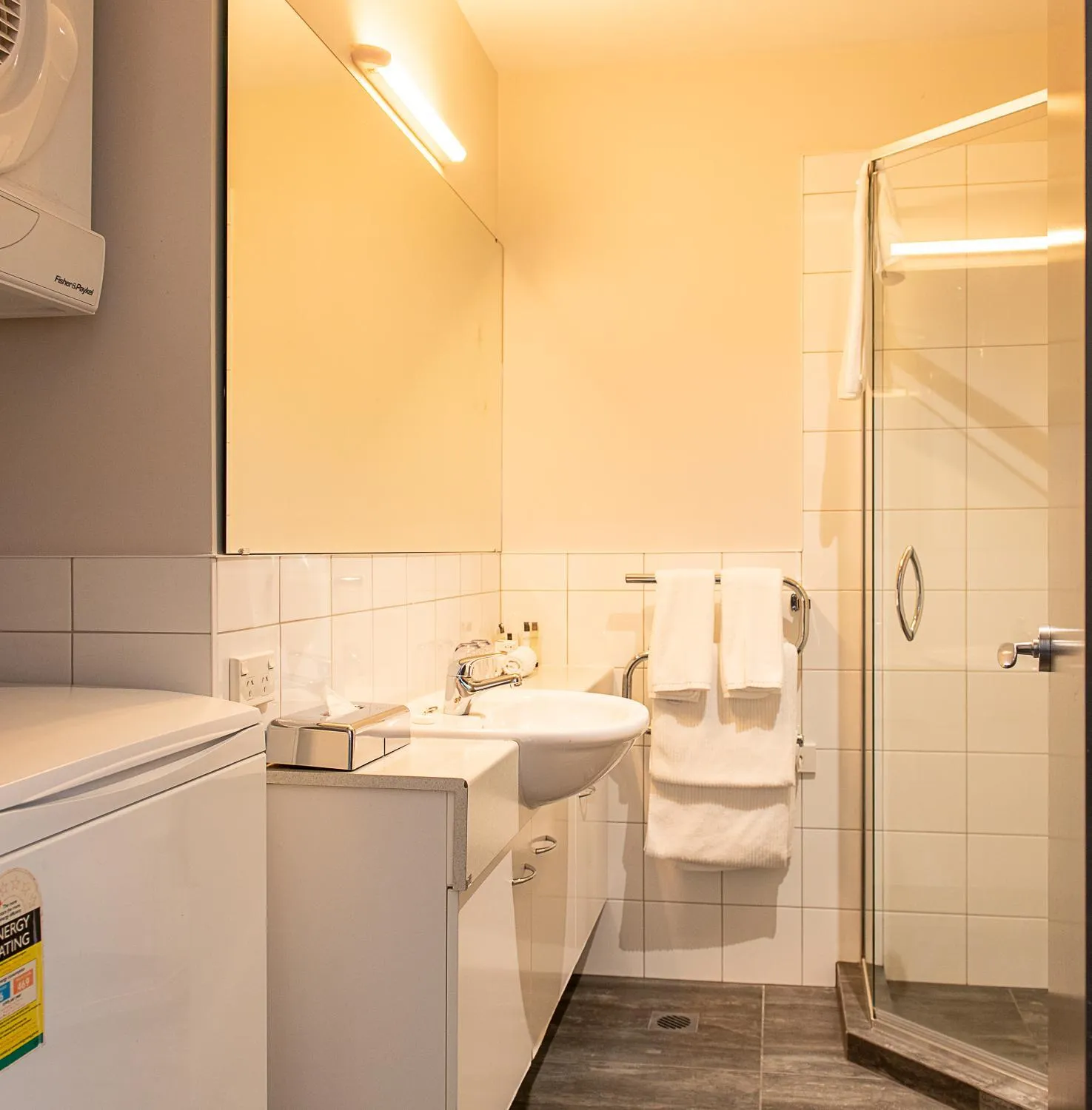 Toilet in Portside Hotel Gisborne