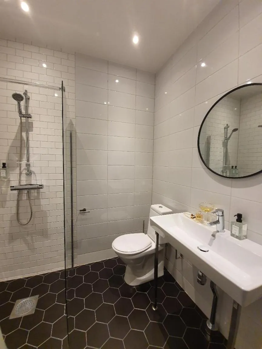 Bathroom in Hotell Carl Friman