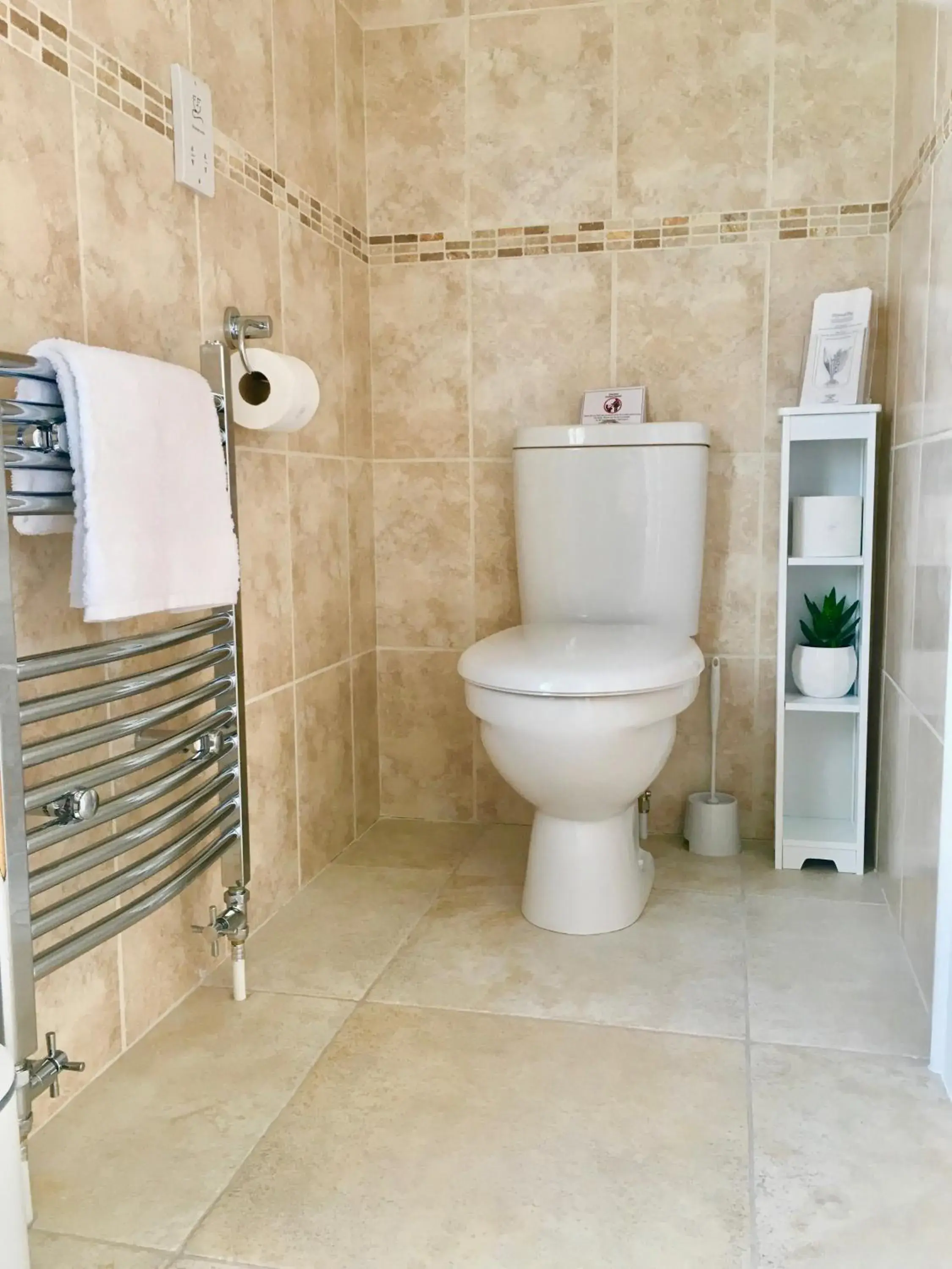 Double Room with Private Bathroom - single occupancy in Mourne Country House Bed and Breakfast Double Room with Private Bathroom - single occupancy in Mourne Country House Bed and Breakfast