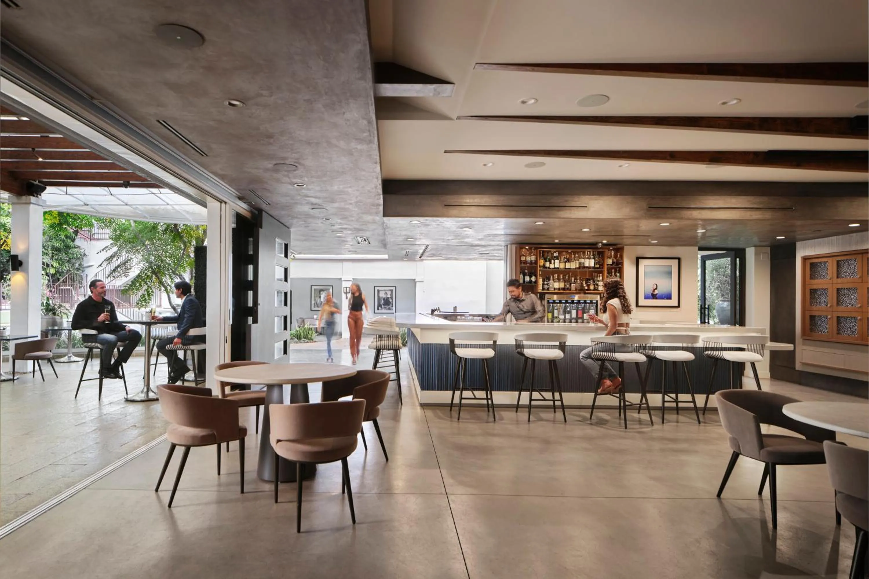 Restaurant/places to eat in Sunset Marquis Hotel