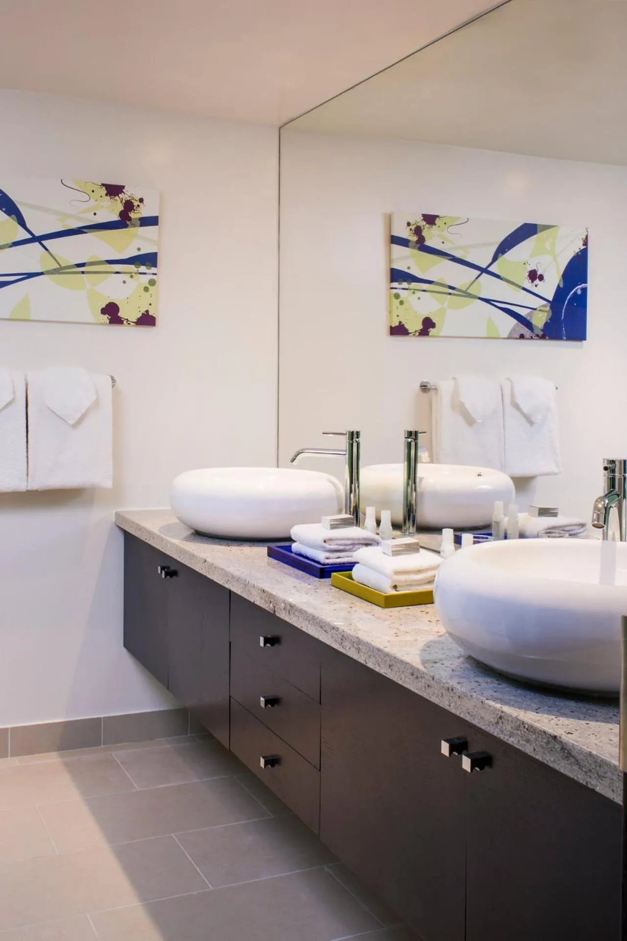 Bathroom in Sunset Marquis Hotel