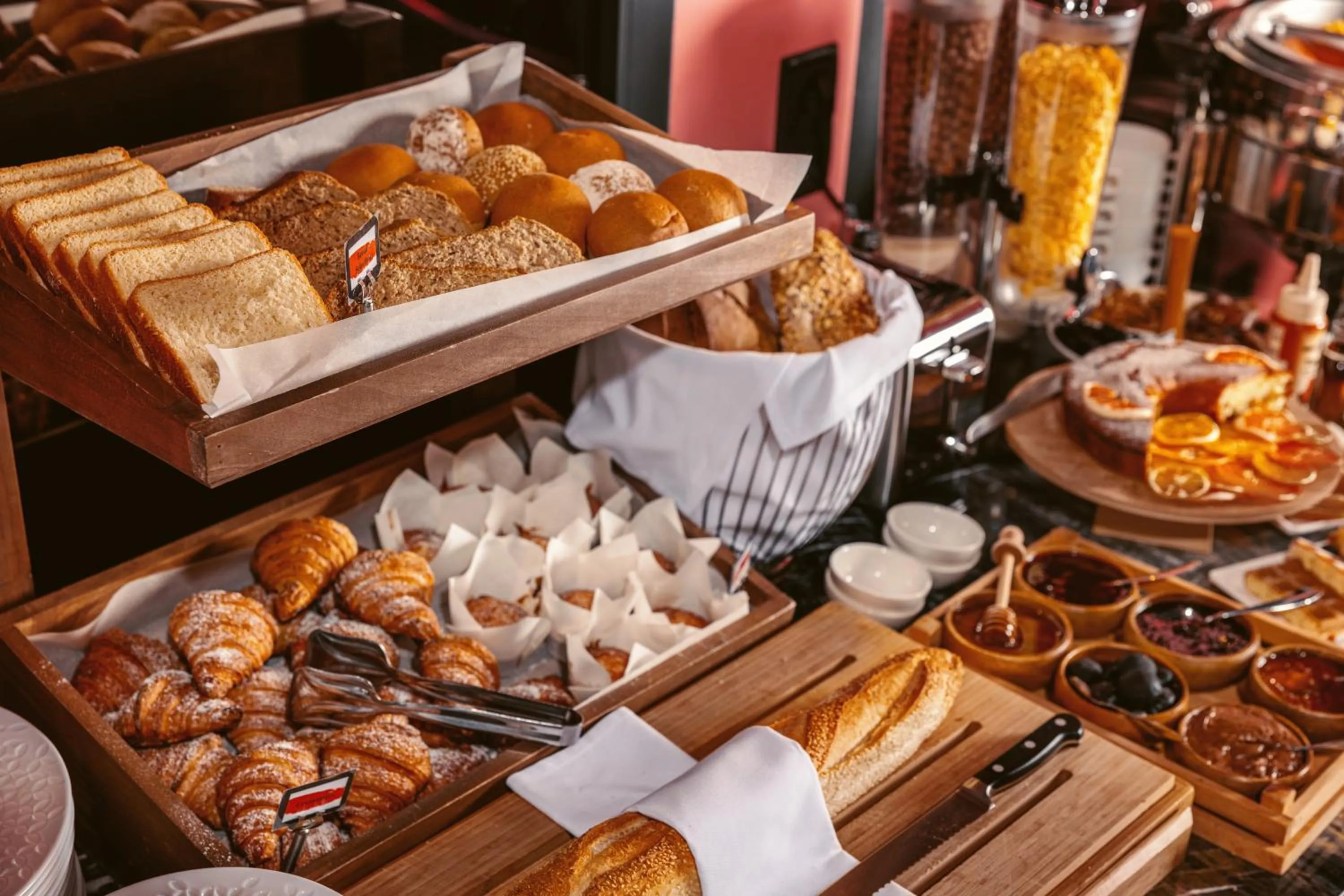 Breakfast in Heritage Hotel and Suites