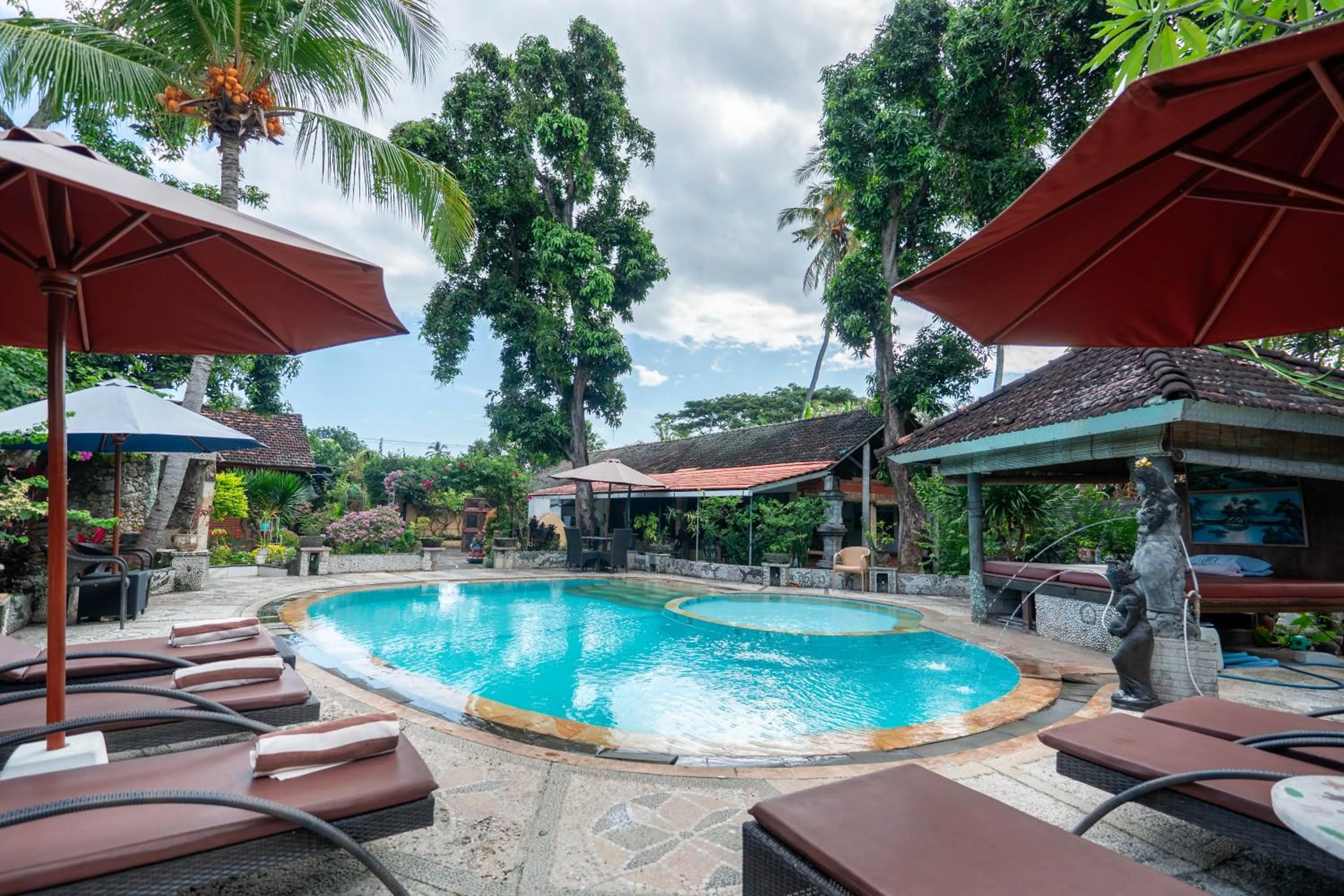 Swimming pool in Deutsches-Eck Rikesti