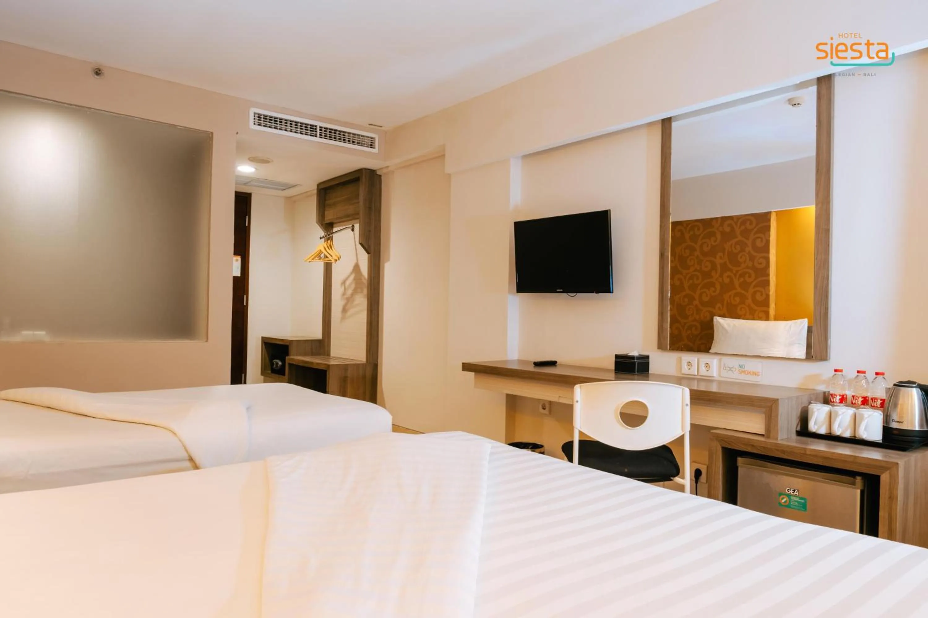 Bedroom, Bed in Siesta Legian