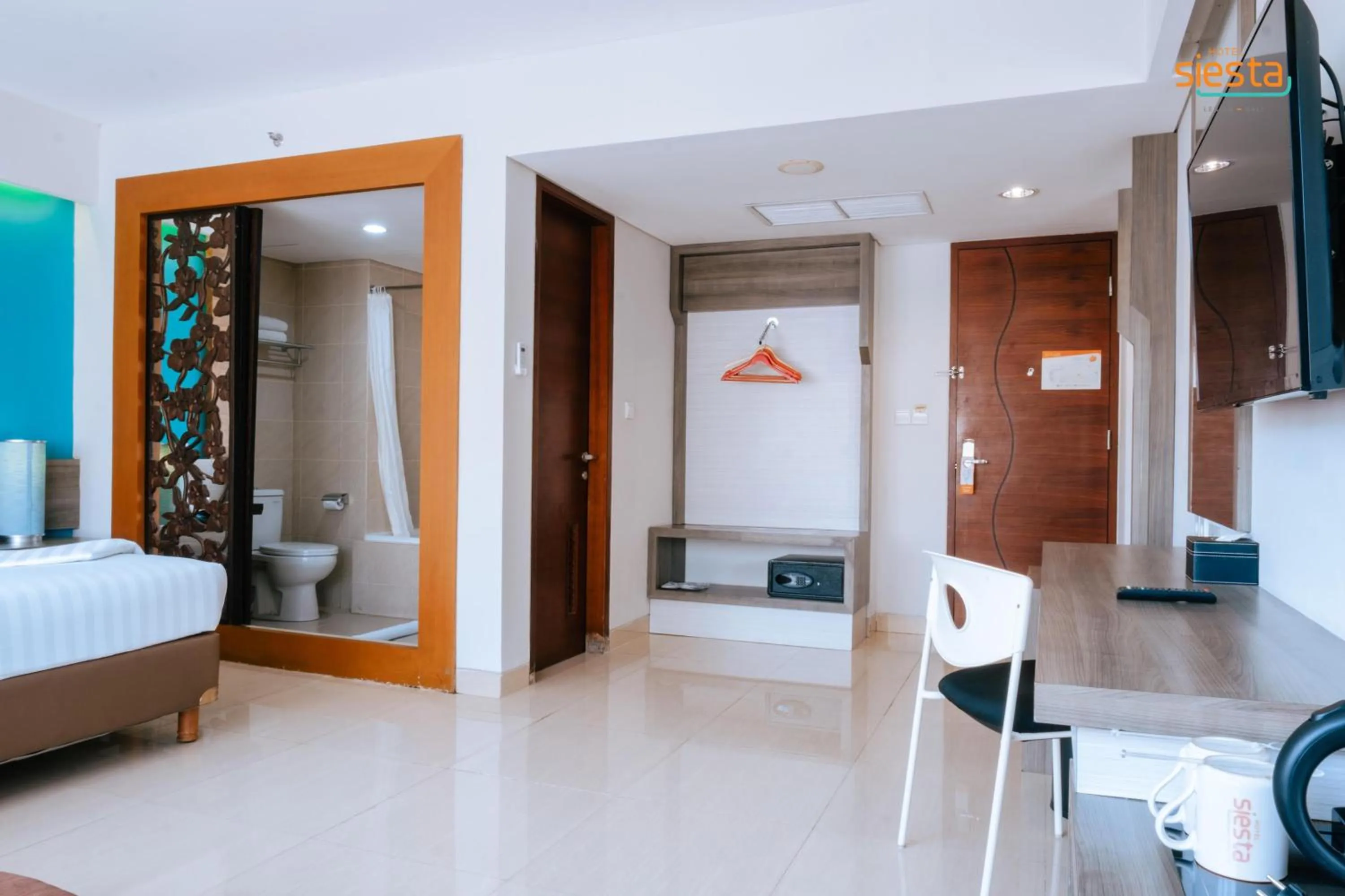 View (from property/room), Bed in Siesta Legian