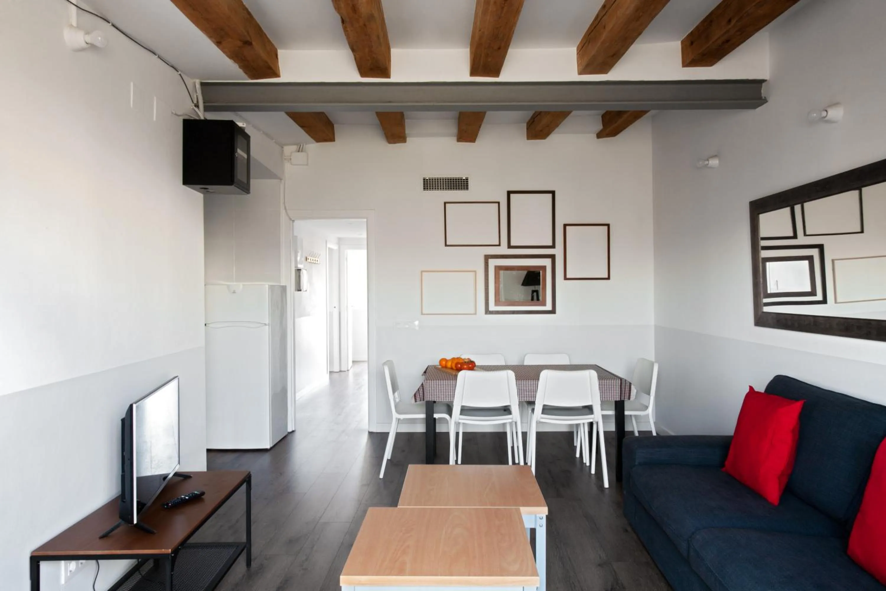 TV and multimedia in My Address in Barcelona Old Town