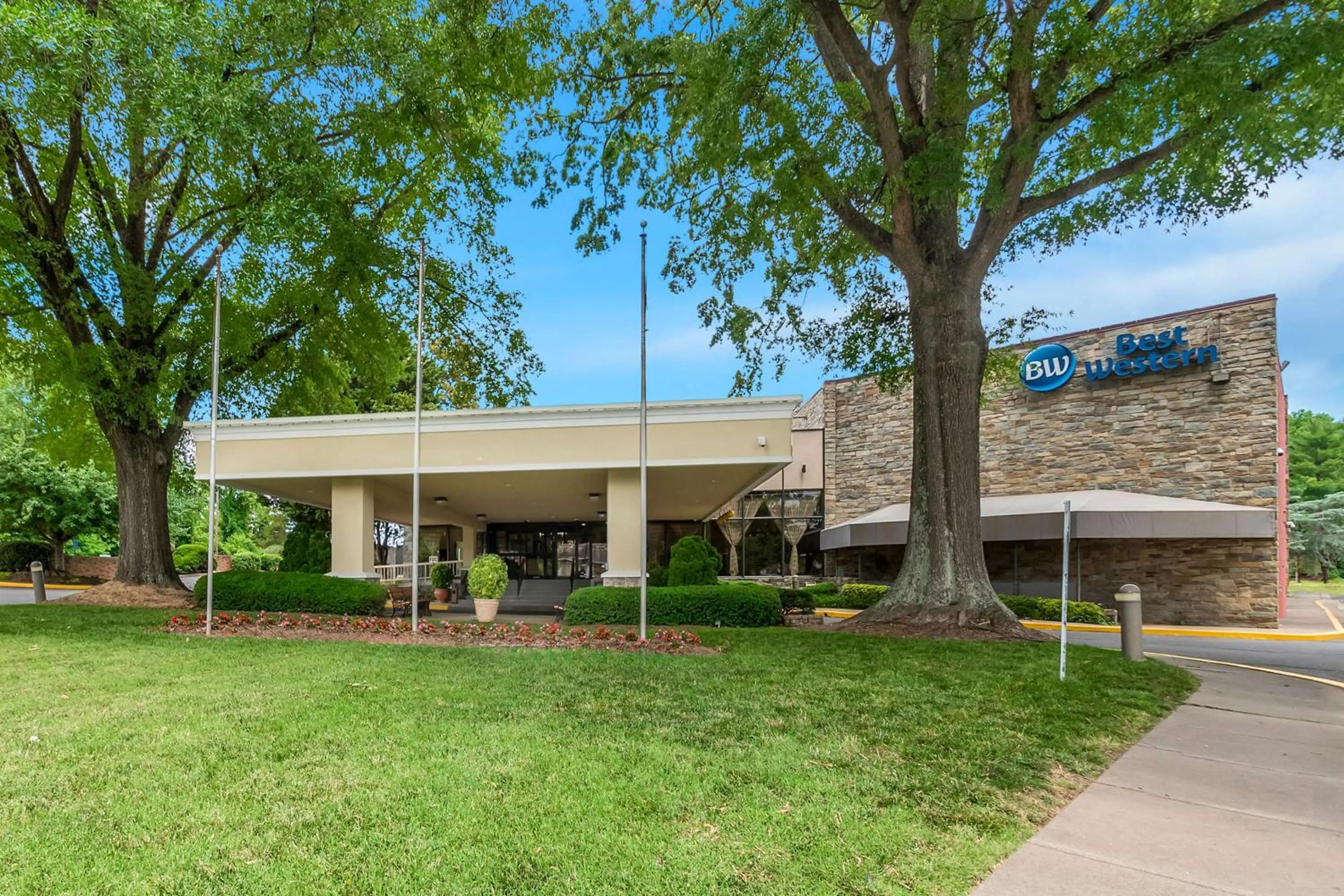 Property building in Best Western Fairfax City