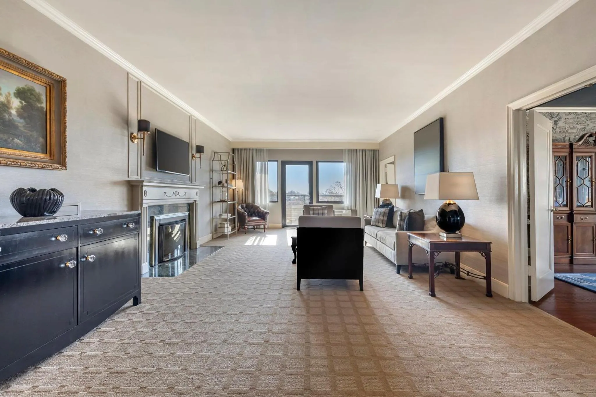 Living room in Omni Shoreham Hotel