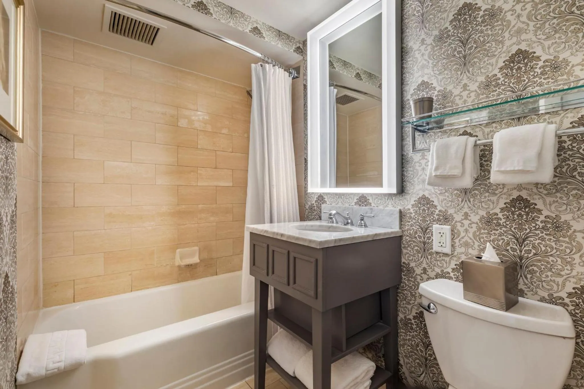 Bathroom in Omni Shoreham Hotel