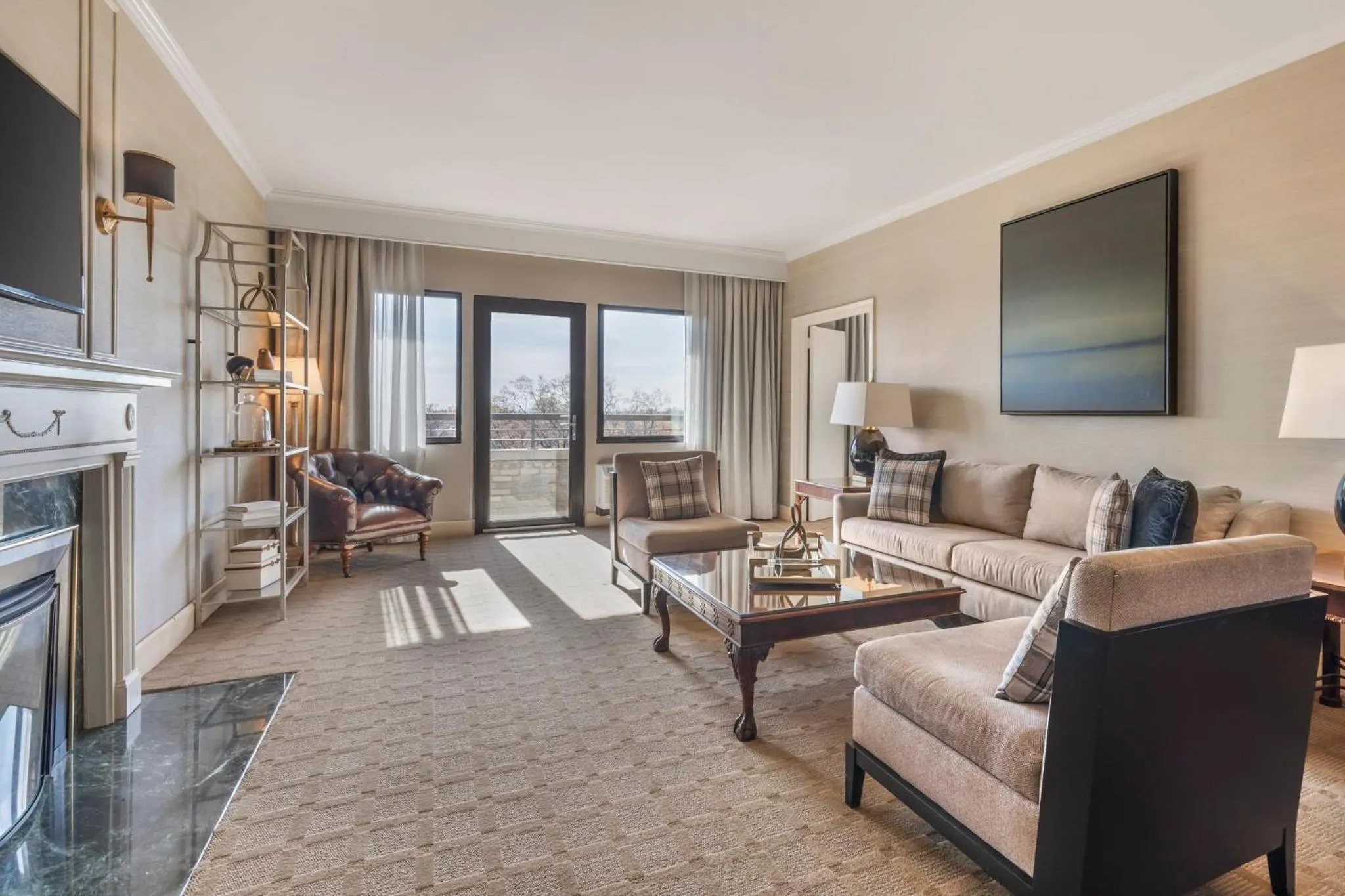 Living room in Omni Shoreham Hotel