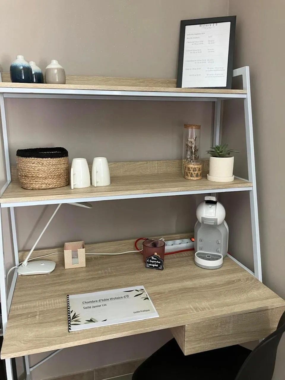 Coffee/tea facilities in HISTOIRE D'Ô - Les Piscines - Chambres d'hôtes