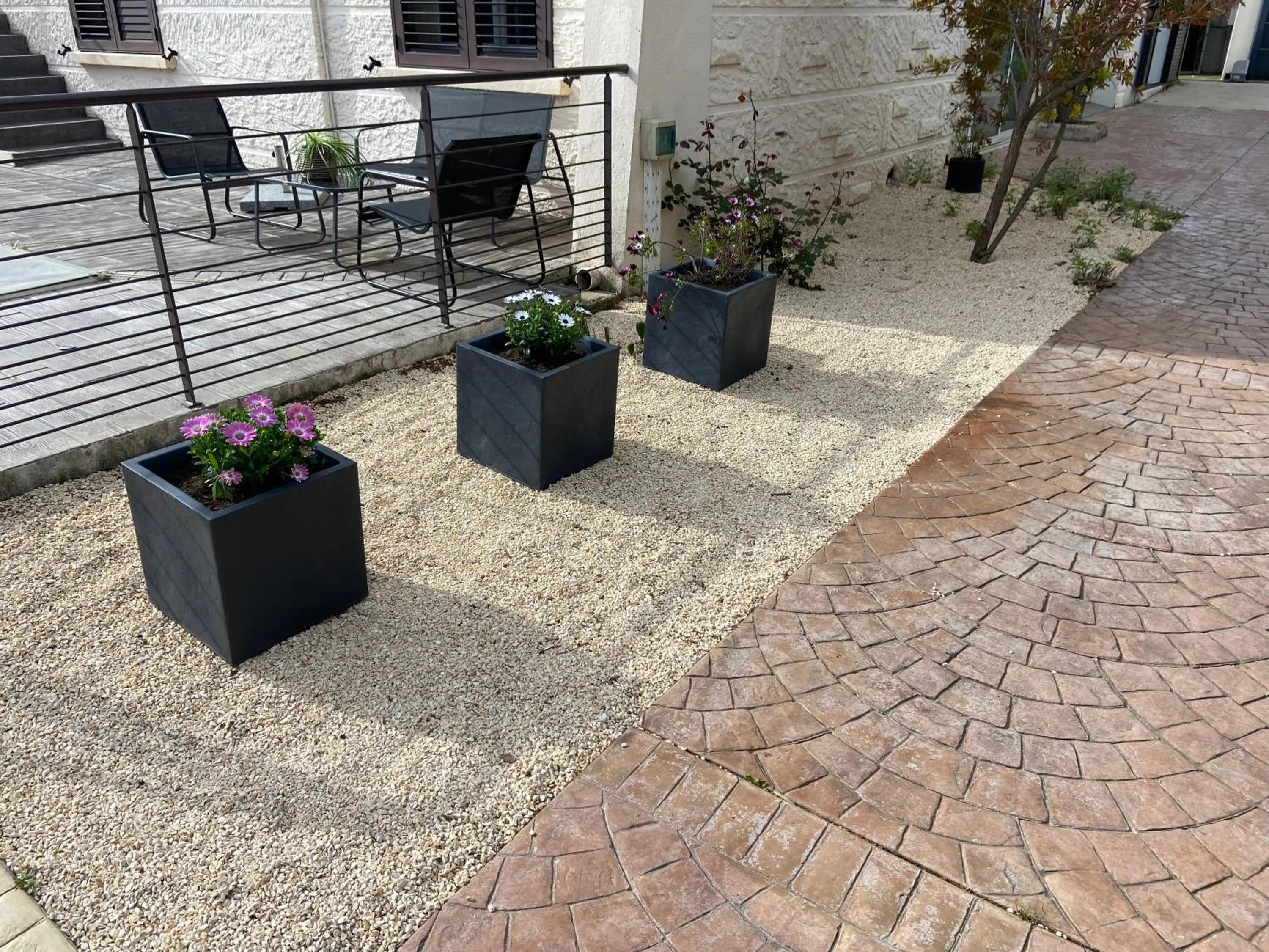 Garden in HISTOIRE D'Ô - Les Piscines - Chambres d'hôtes