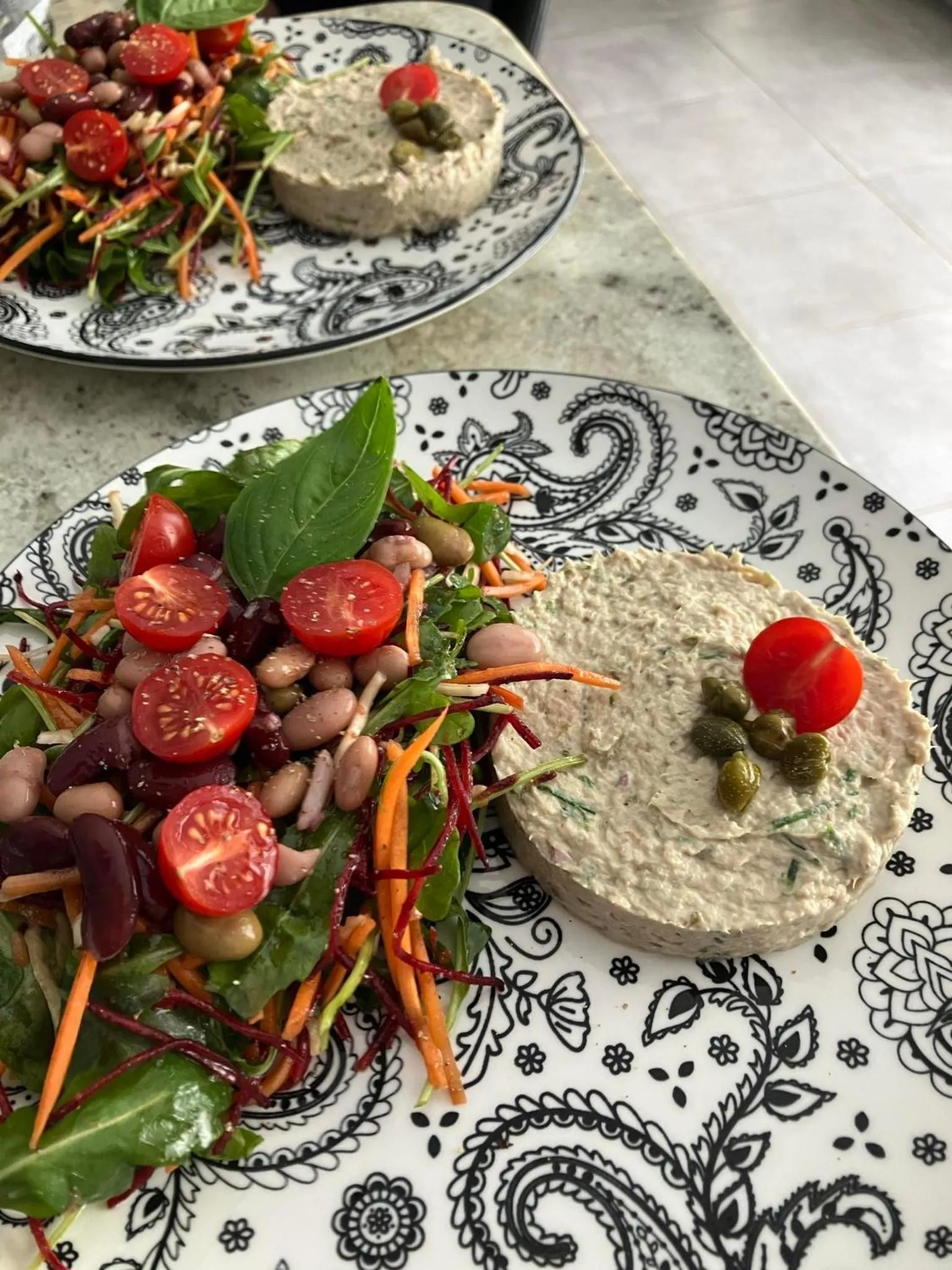 Lunch in HISTOIRE D'Ô - Les Piscines - Chambres d'hôtes