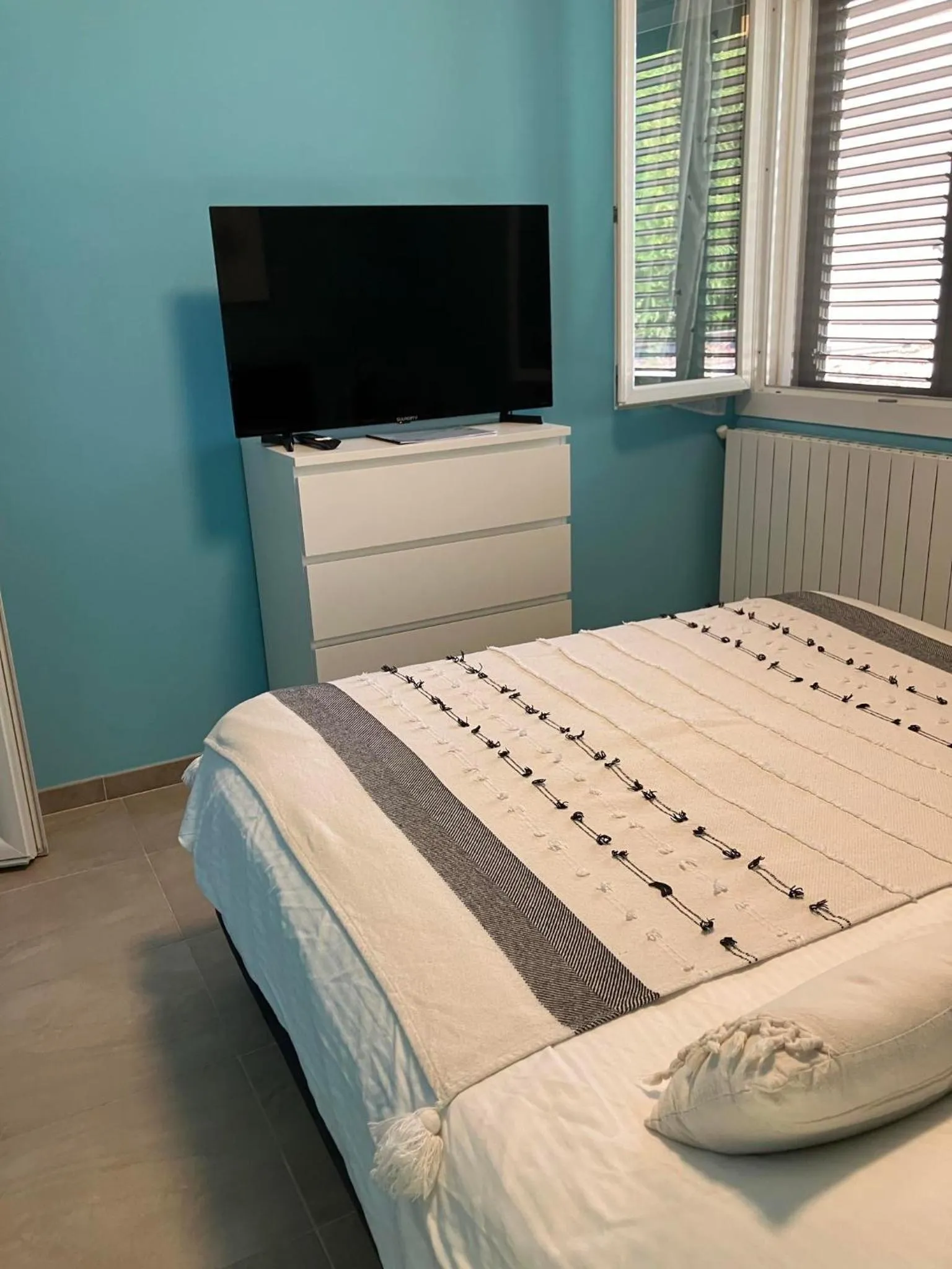 TV and multimedia, Bed in HISTOIRE D'Ô - Les Piscines - Chambres d'hôtes