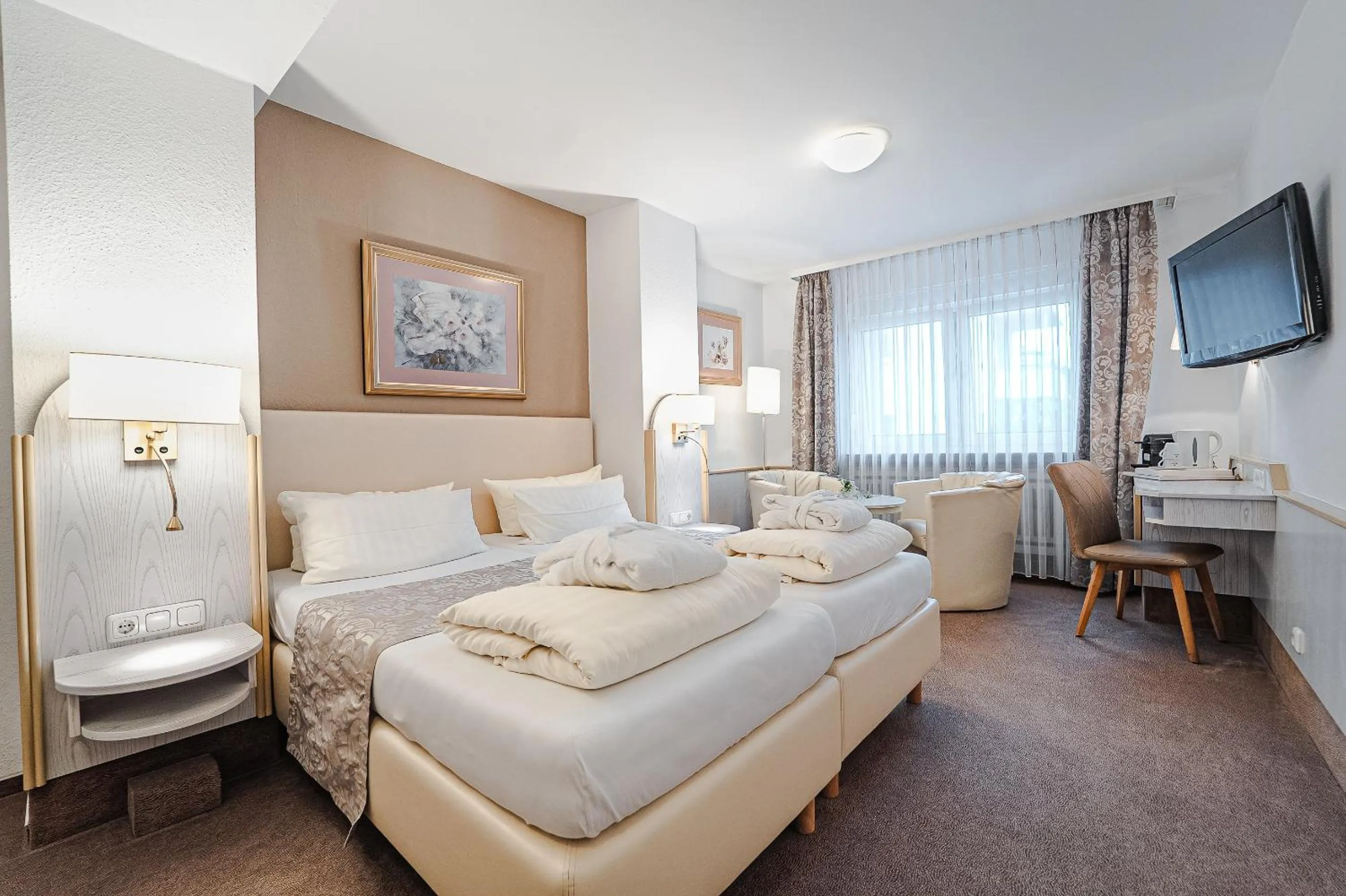 Photo of the whole room, Bed in Sletz Parkhotel - Superior