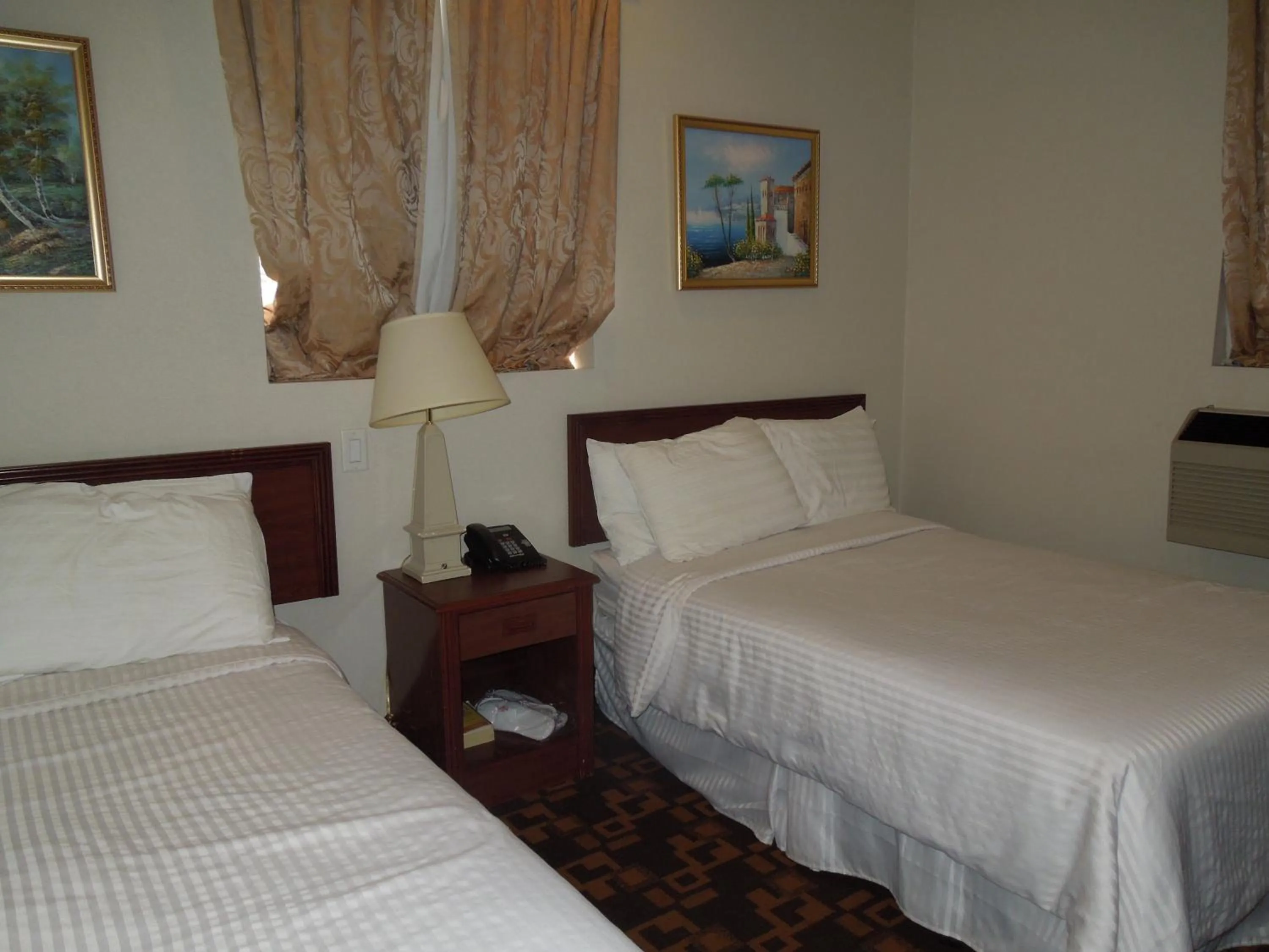 Bed in Windsor Hotel