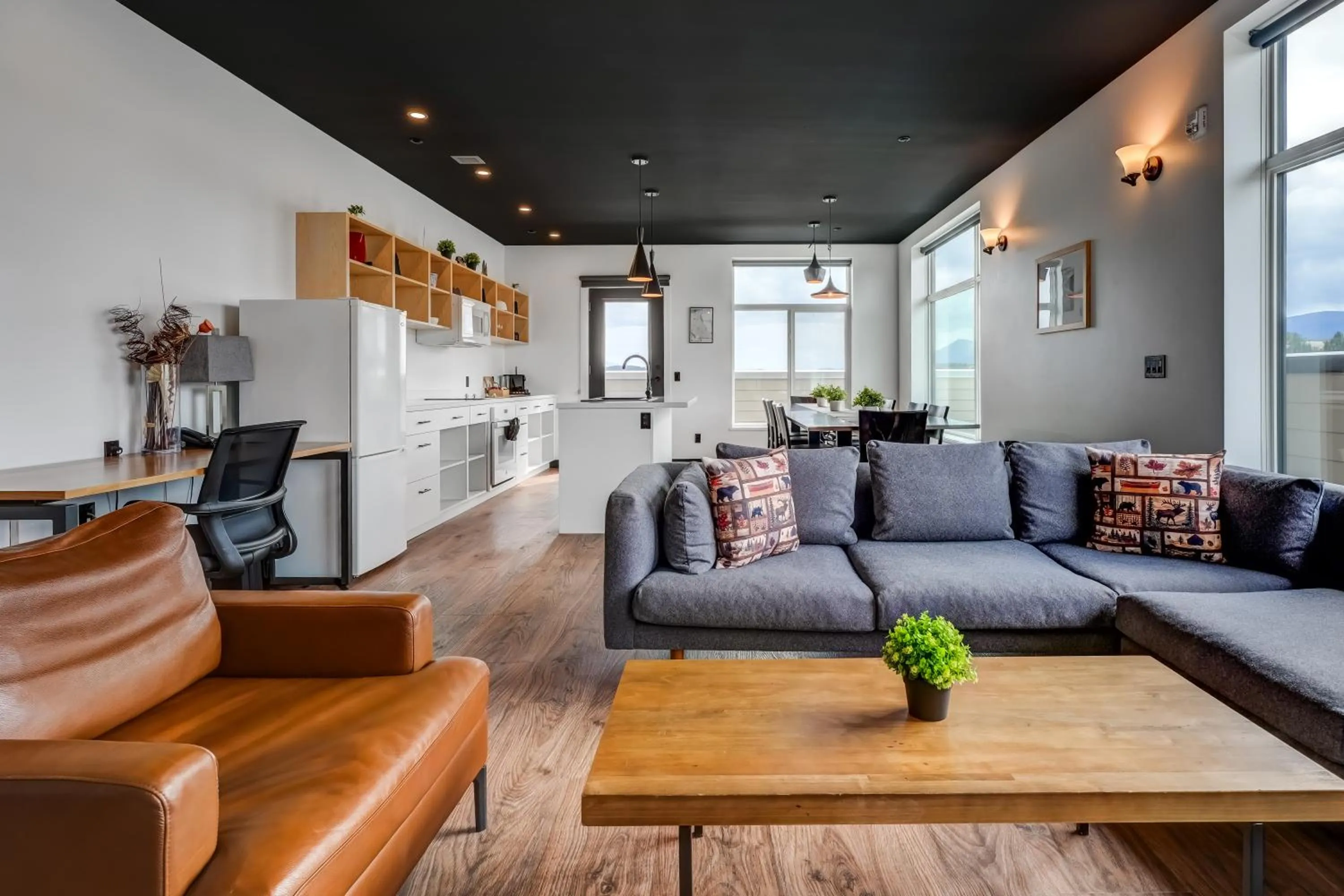 Seating area in Raven Inn Whitehorse