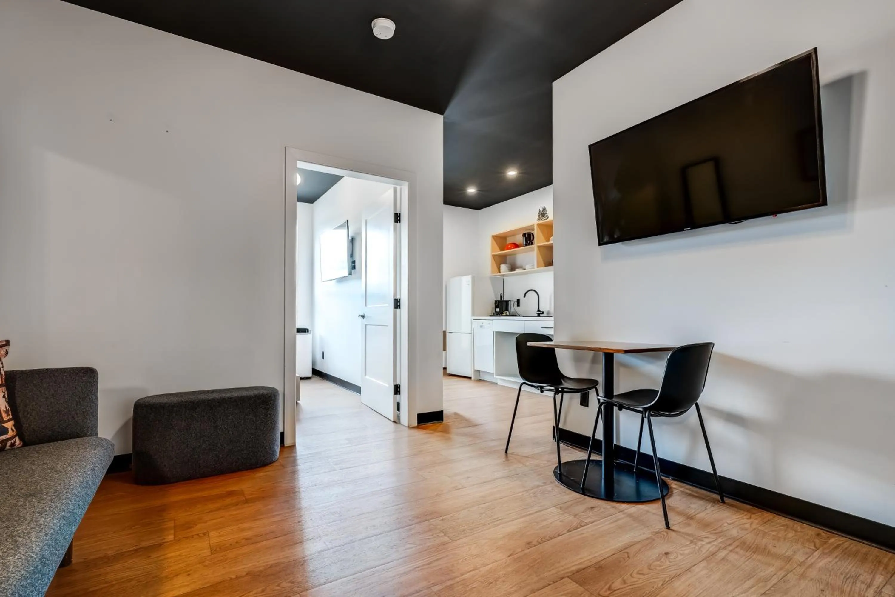 TV and multimedia in Raven Inn Whitehorse