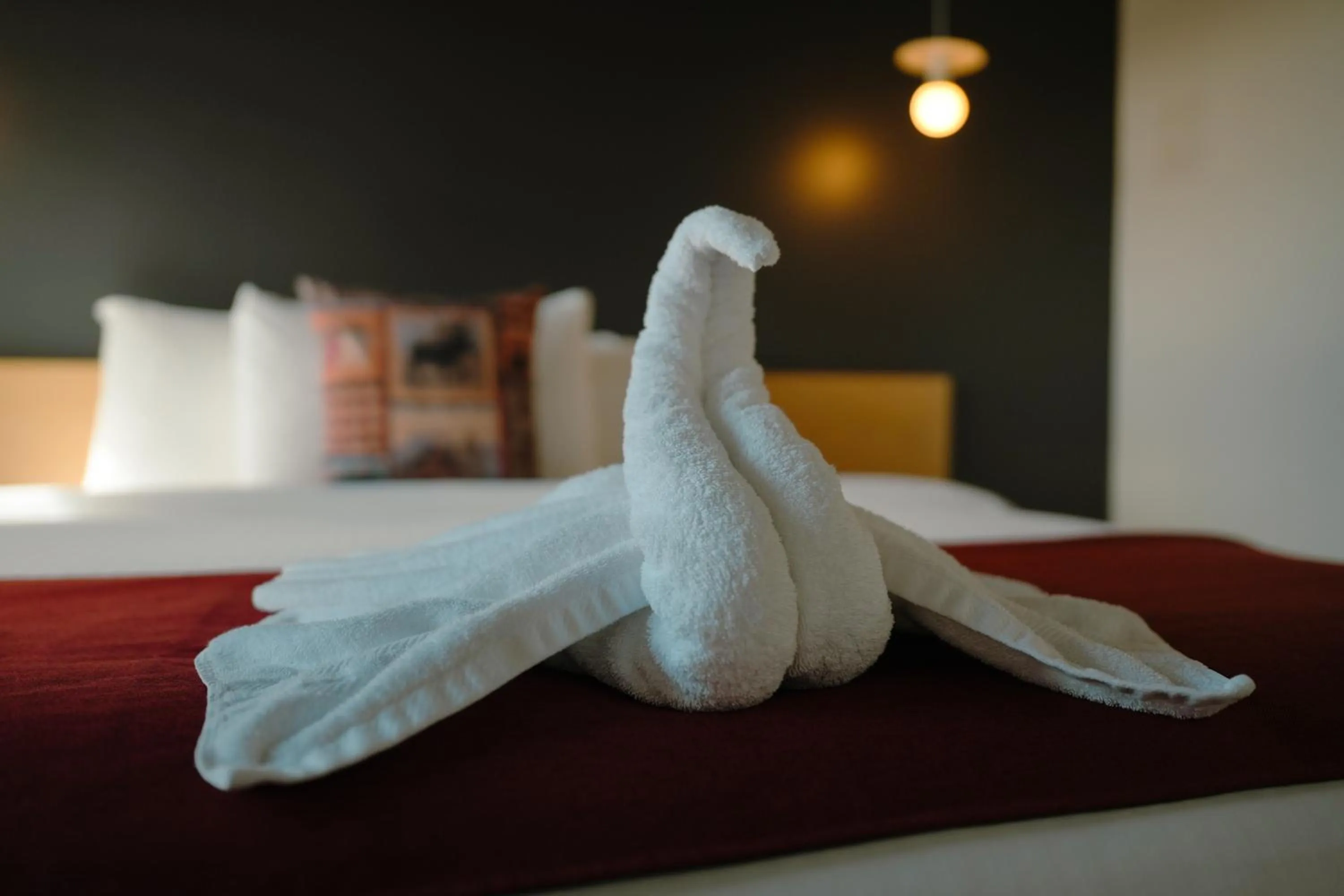 towels, Bed in Raven Inn Whitehorse