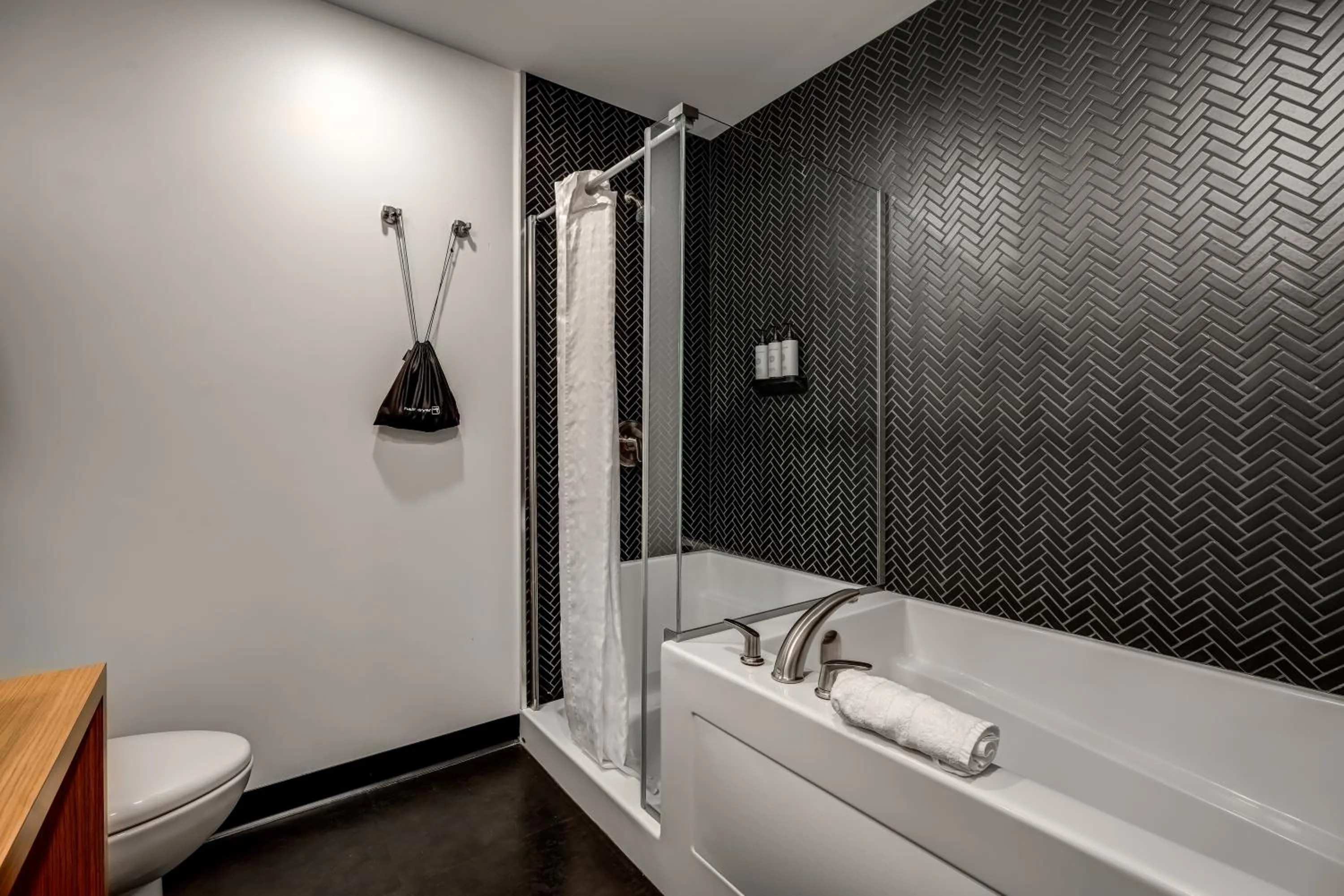 Shower in Raven Inn Whitehorse