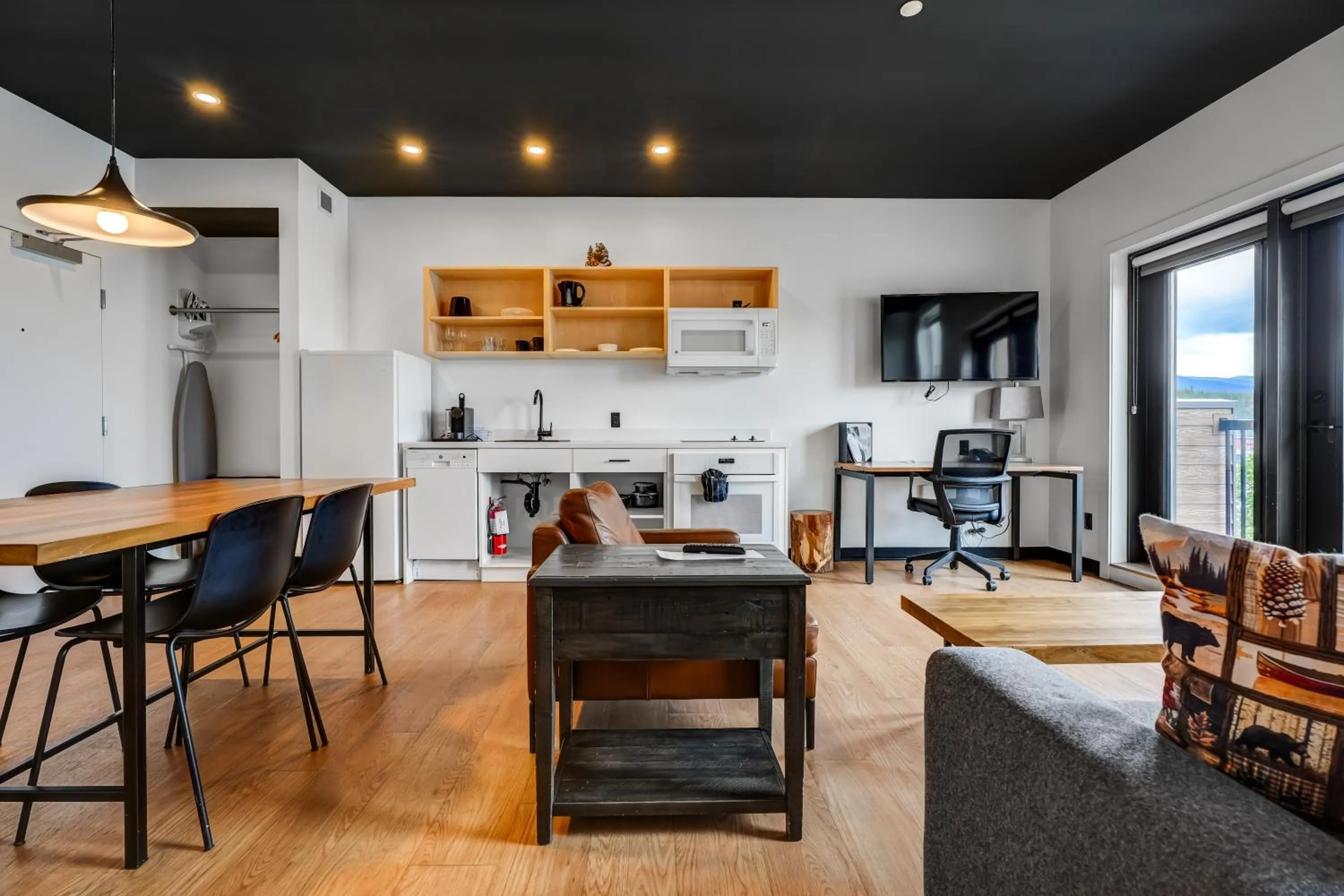 TV and multimedia in Raven Inn Whitehorse