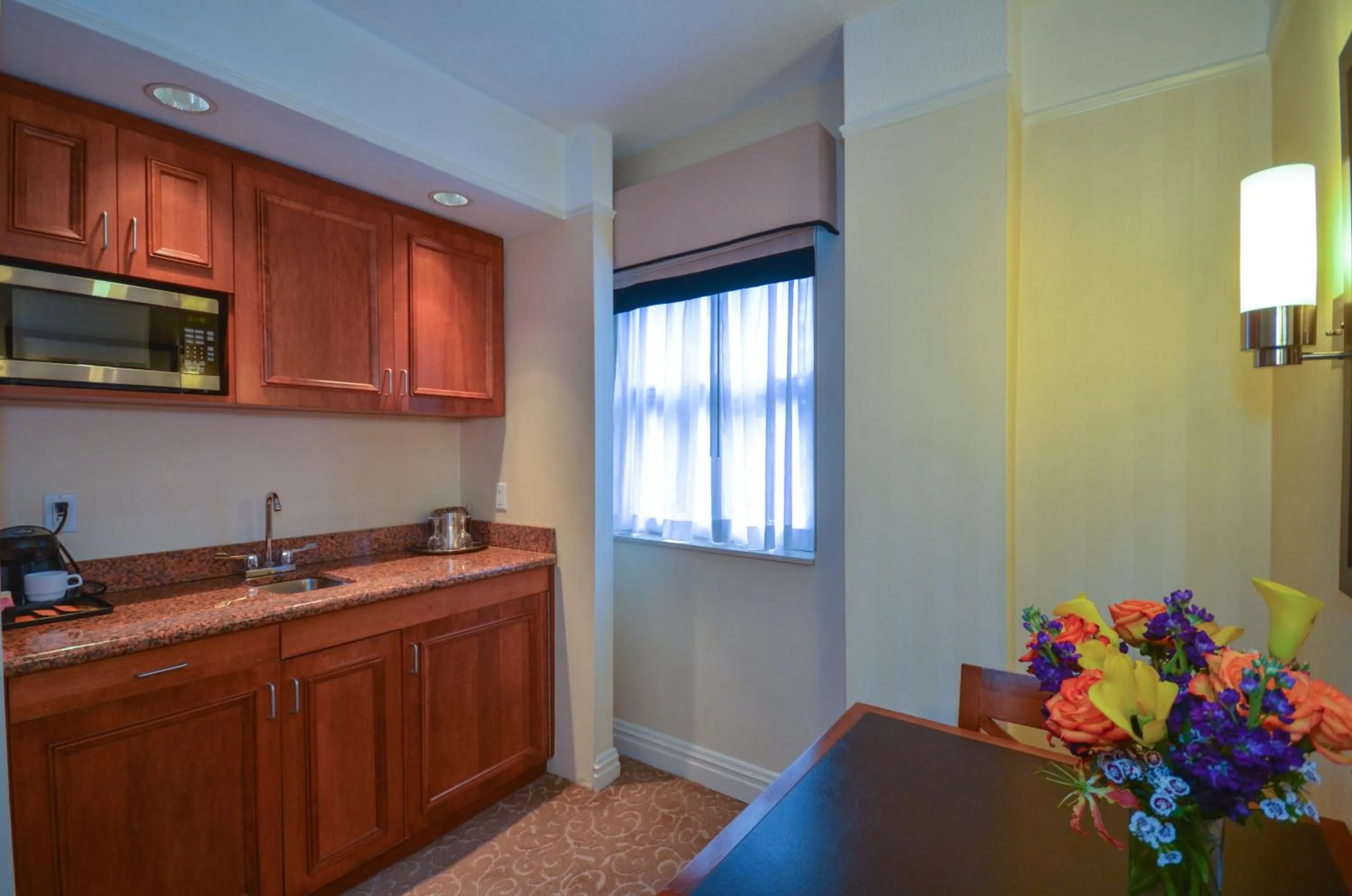 Kitchen or kitchenette in San Carlos Hotel New York