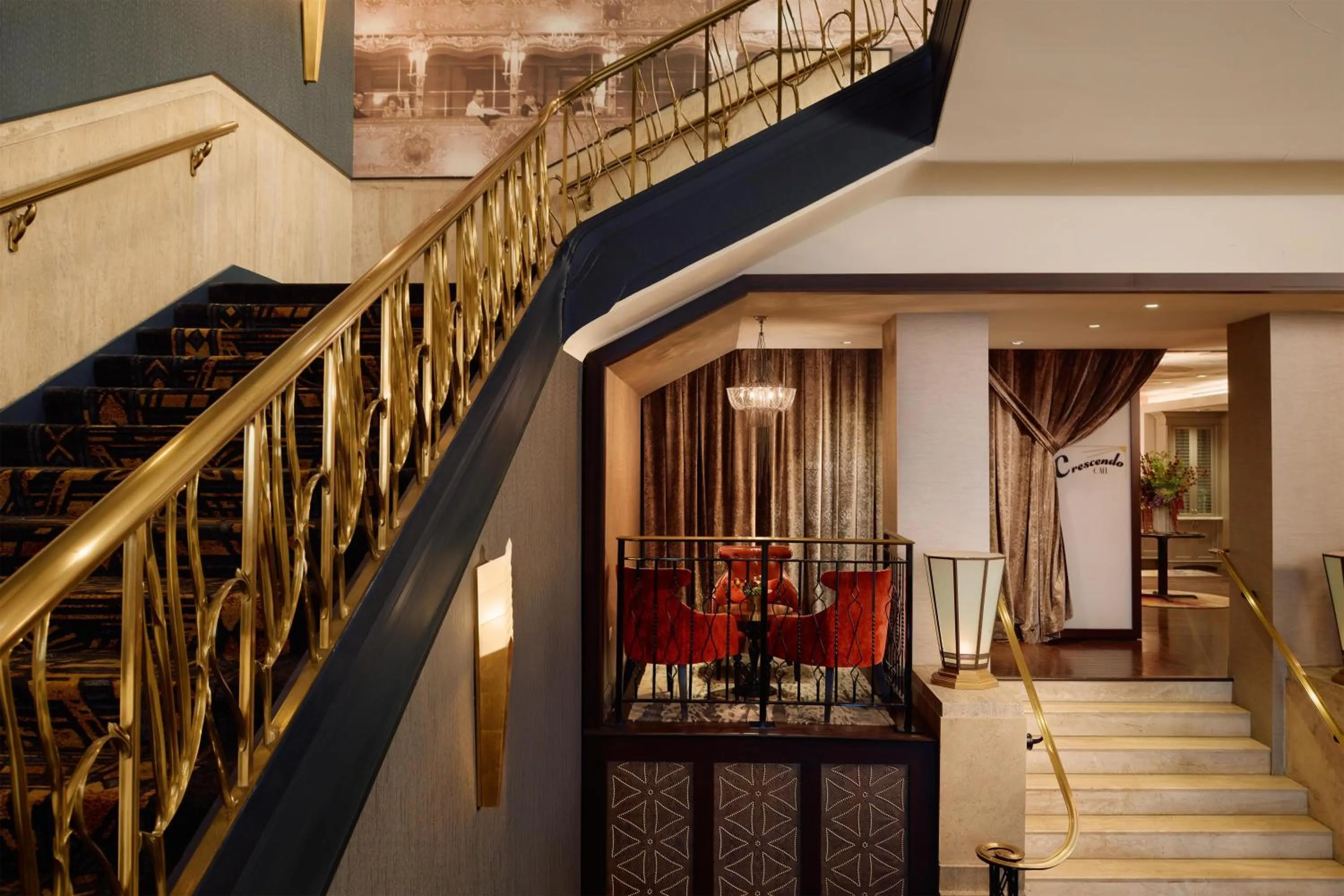 Lobby or reception in The Allegro Royal Sonesta Hotel Chicago Loop