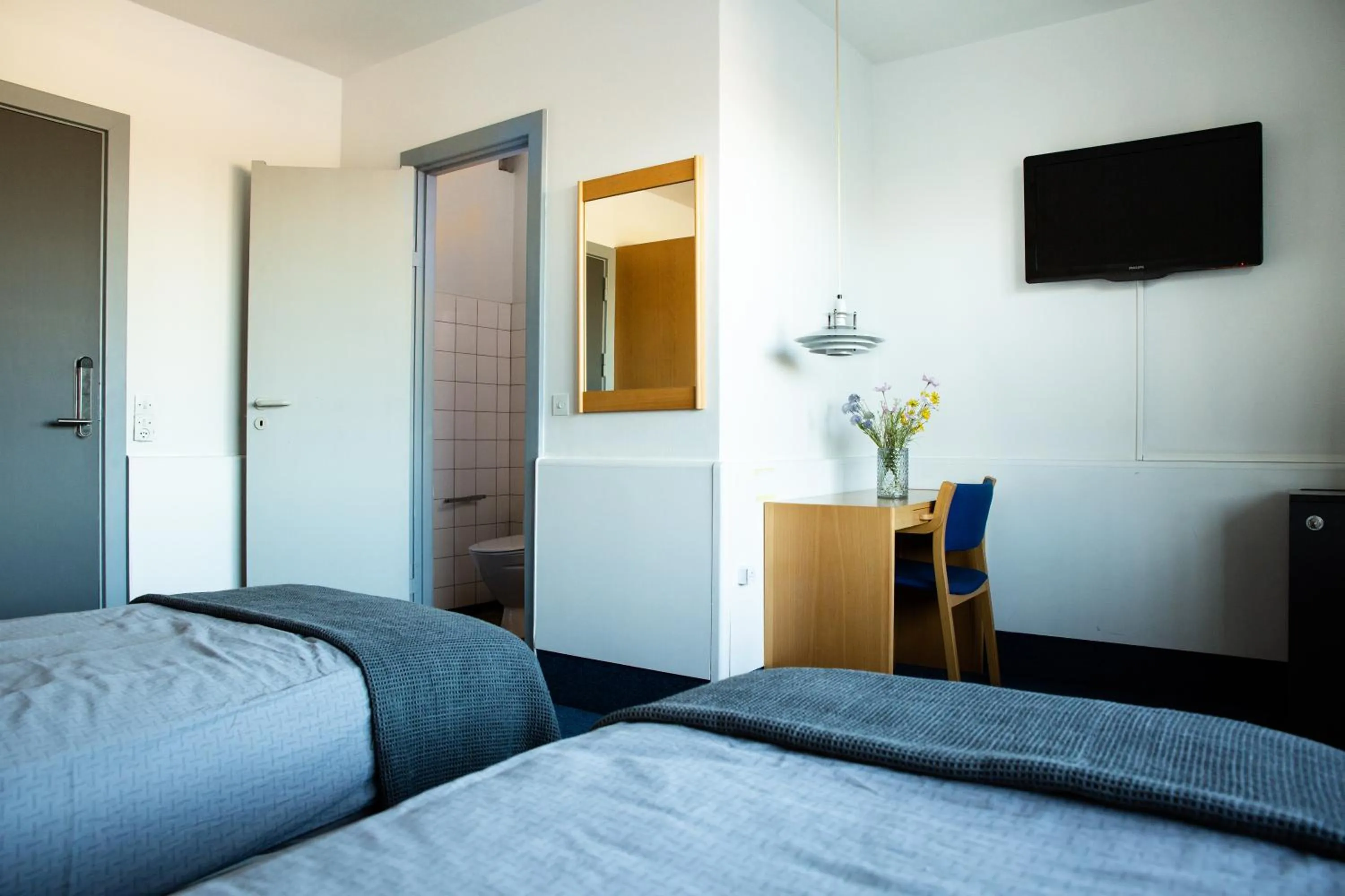 Photo of the whole room, Bed in Hotel-B