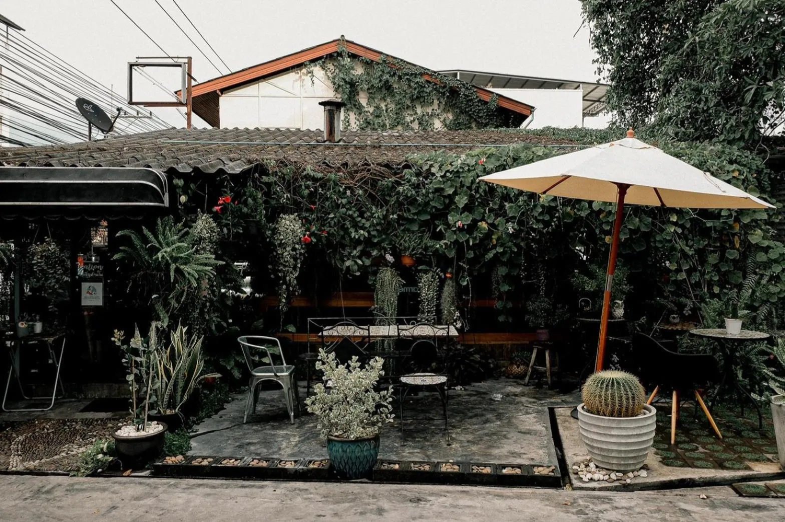 Baannokhook Home&Cafe