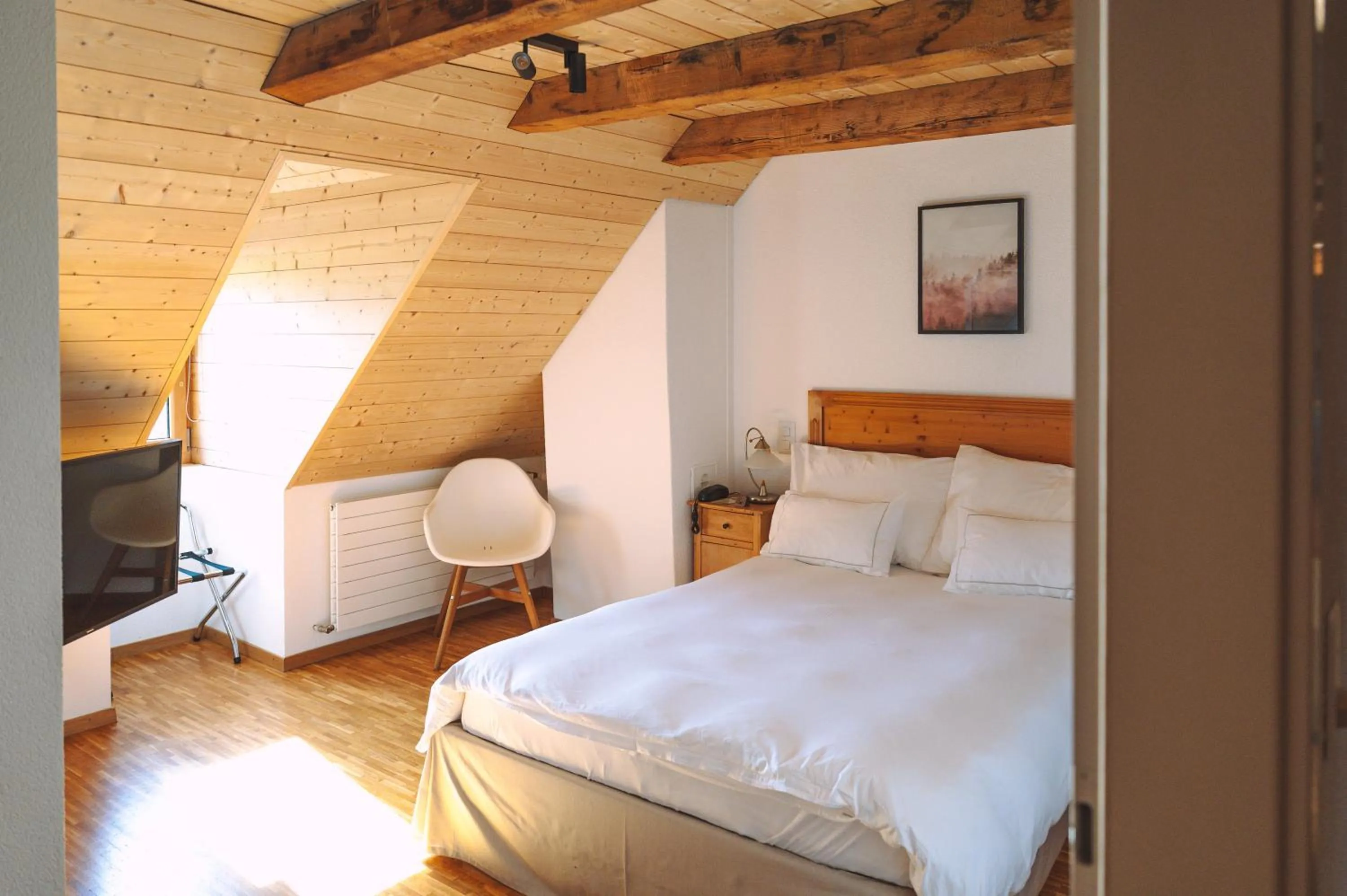 Photo of the whole room, Bed in Les Montagnards