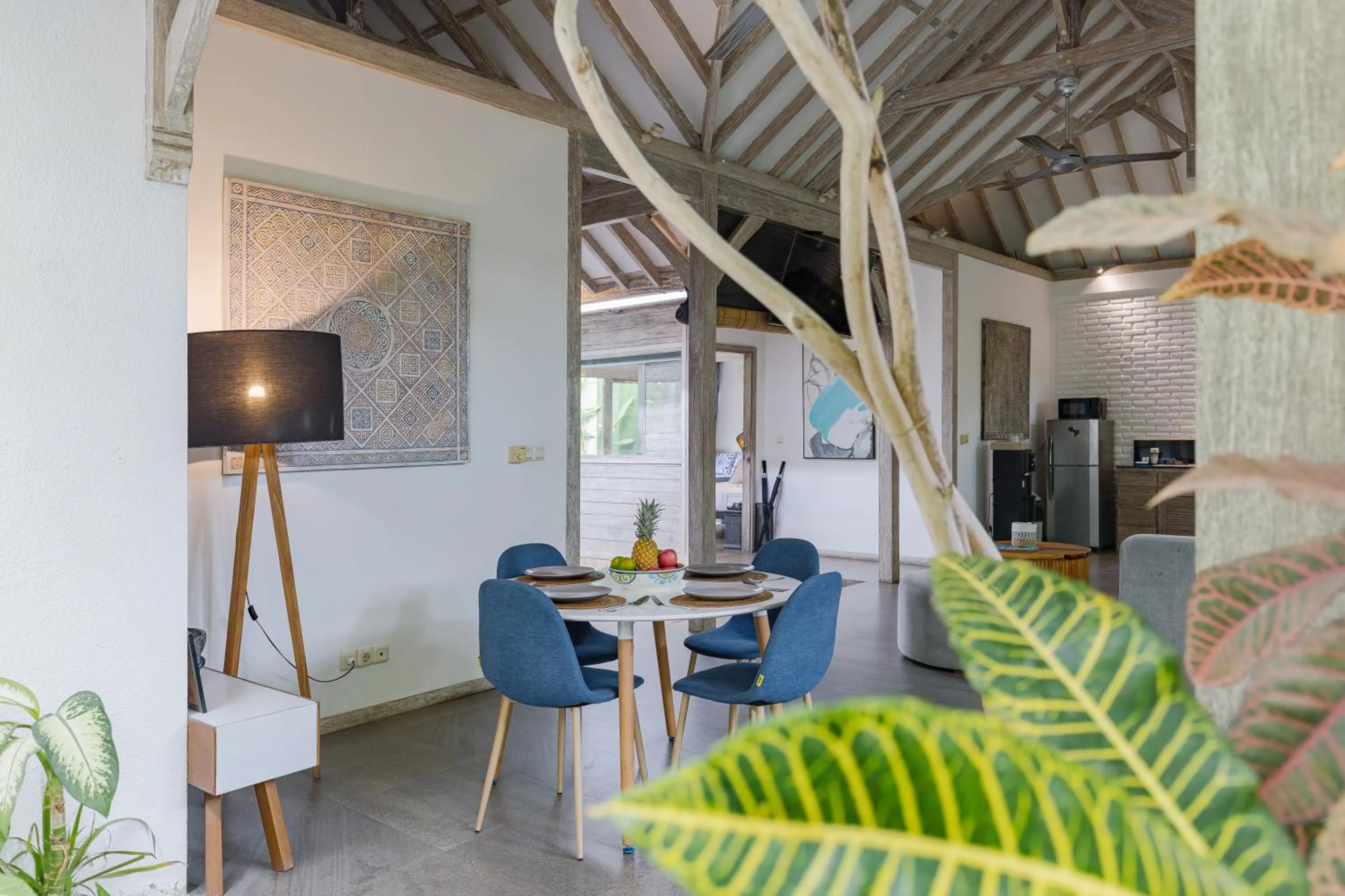 Dining area in Mundaka Villa by Betterplace