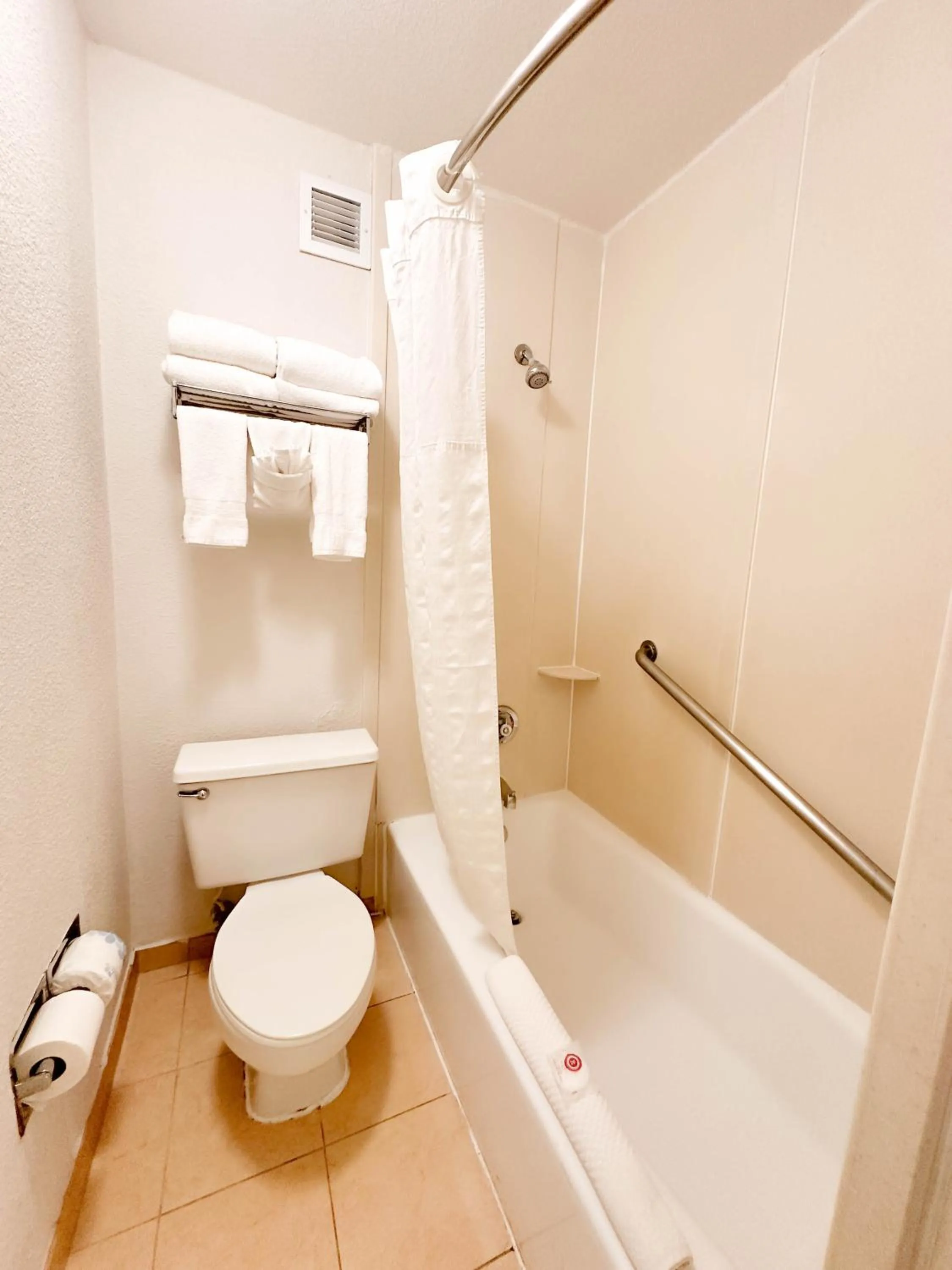 Shower in Comfort Inn & Suites Kissimmee by the Parks