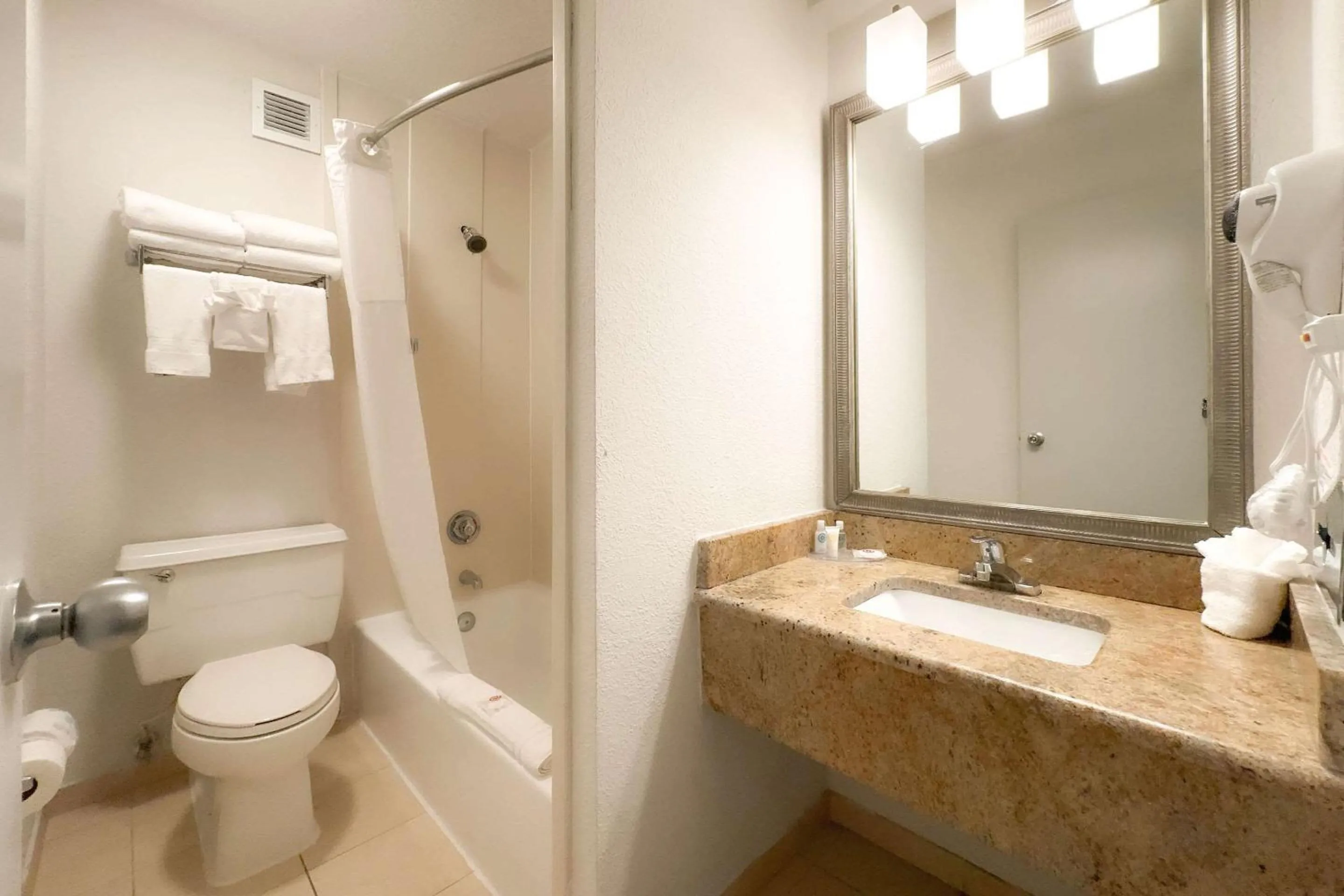 Bedroom in Comfort Inn & Suites Kissimmee by the Parks