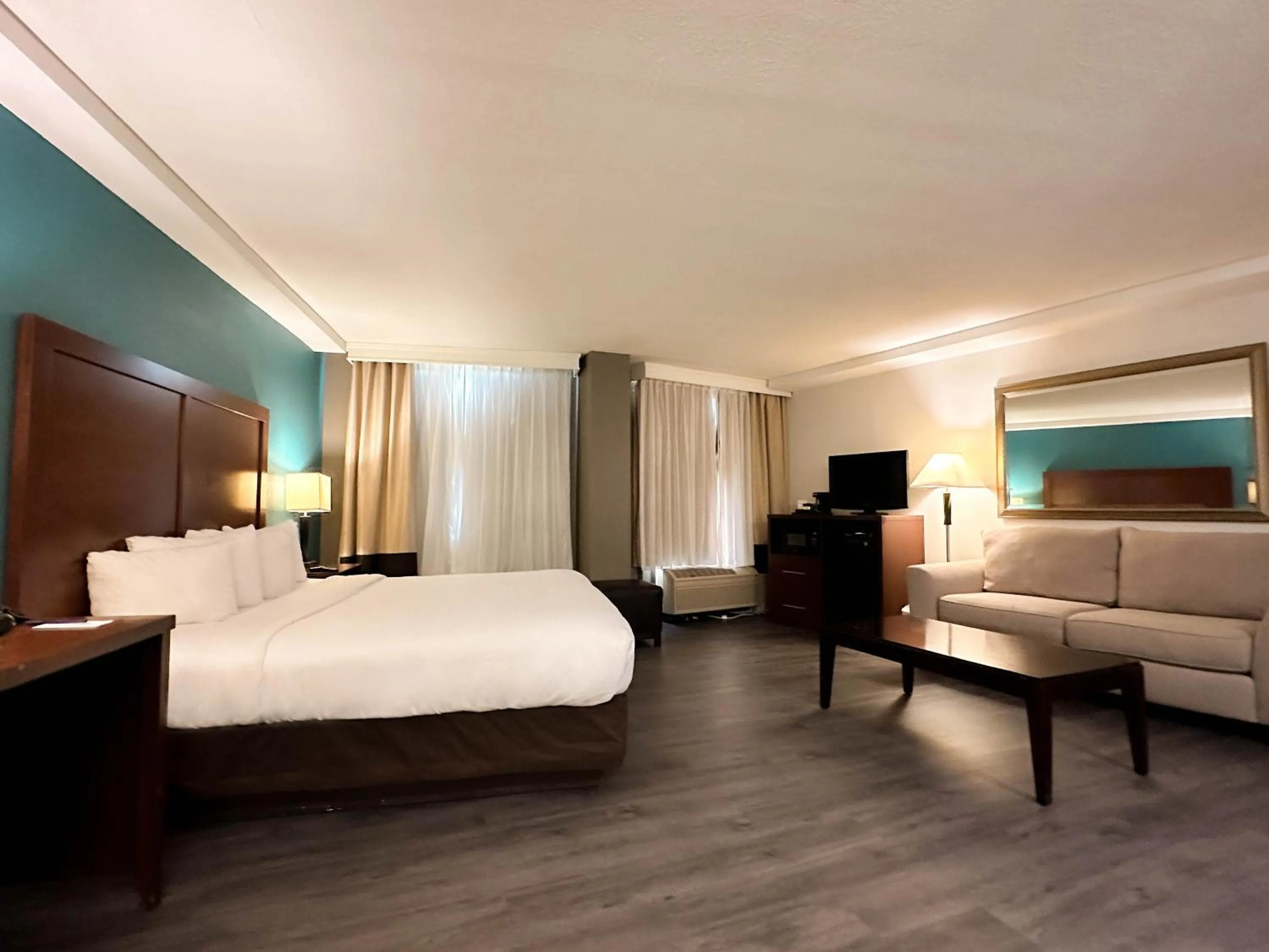 Bed in Comfort Inn & Suites Kissimmee by the Parks