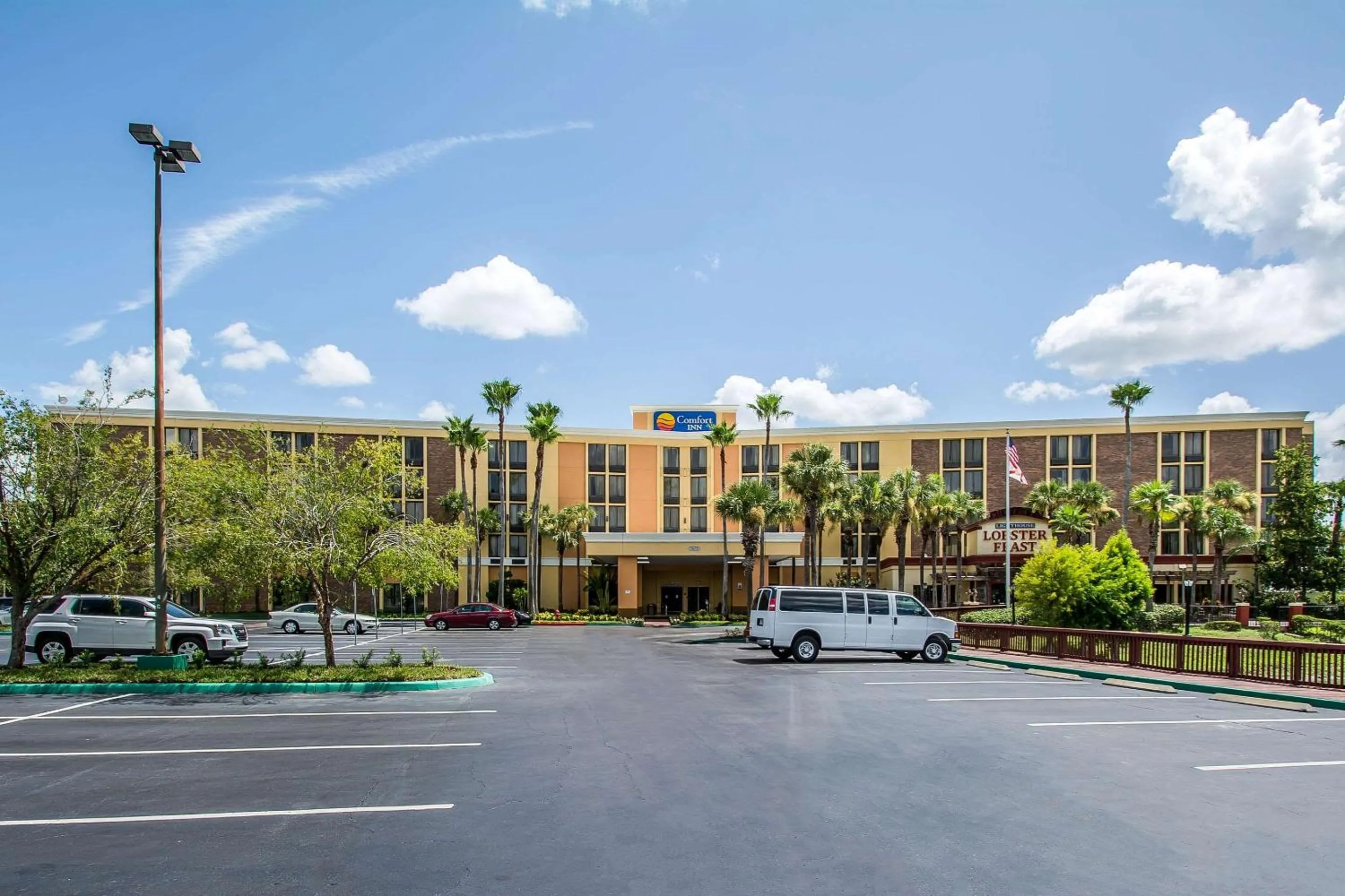 Property building in Comfort Inn & Suites Kissimmee by the Parks