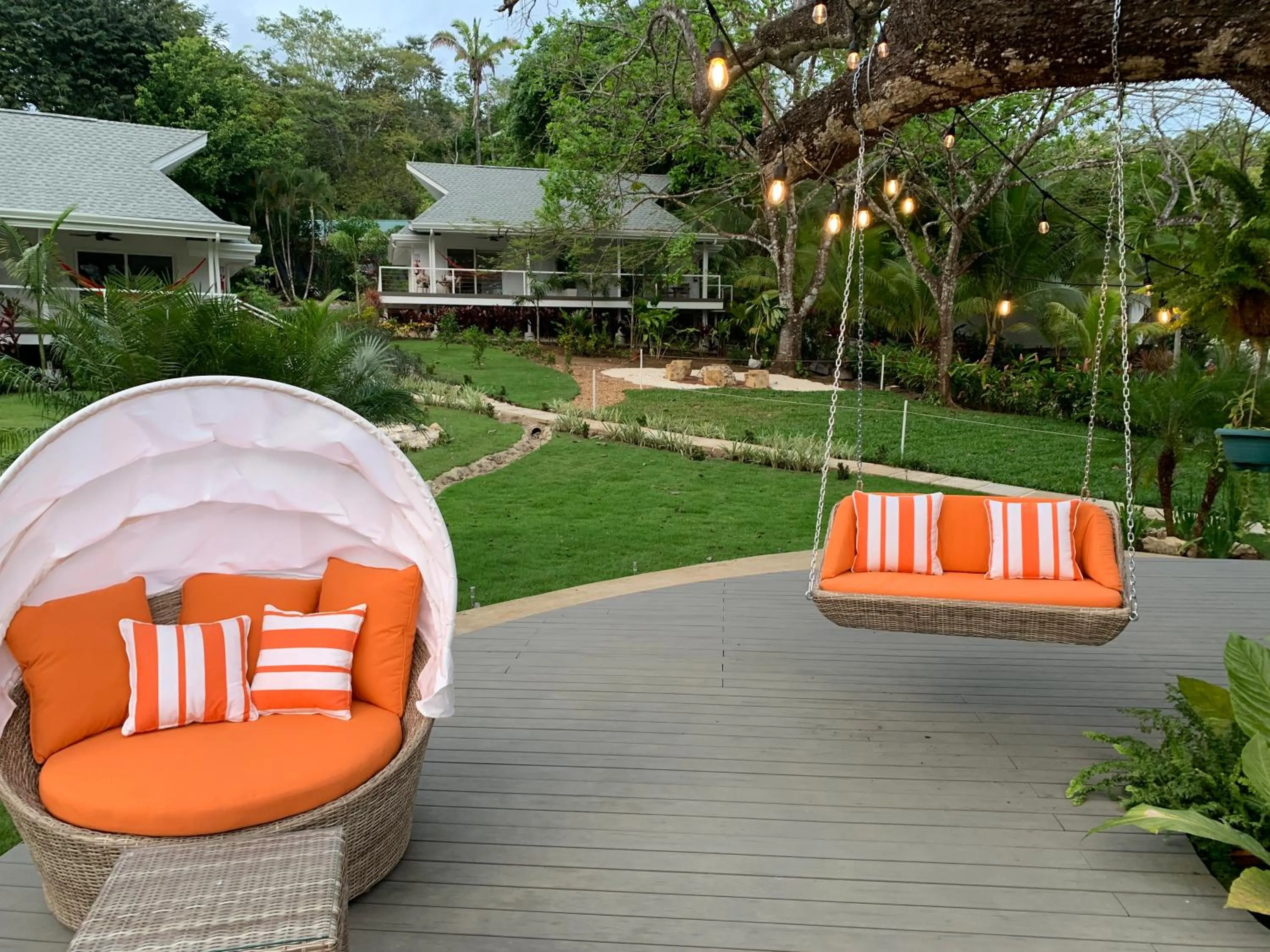 Garden in Aves Resort Montezuma