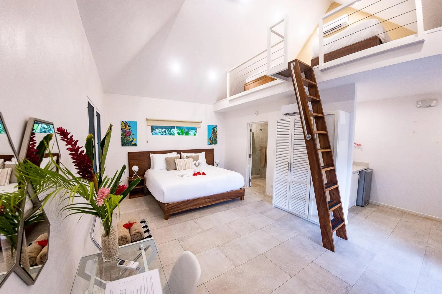 Photo of the whole room, Bed in Aves Resort Montezuma