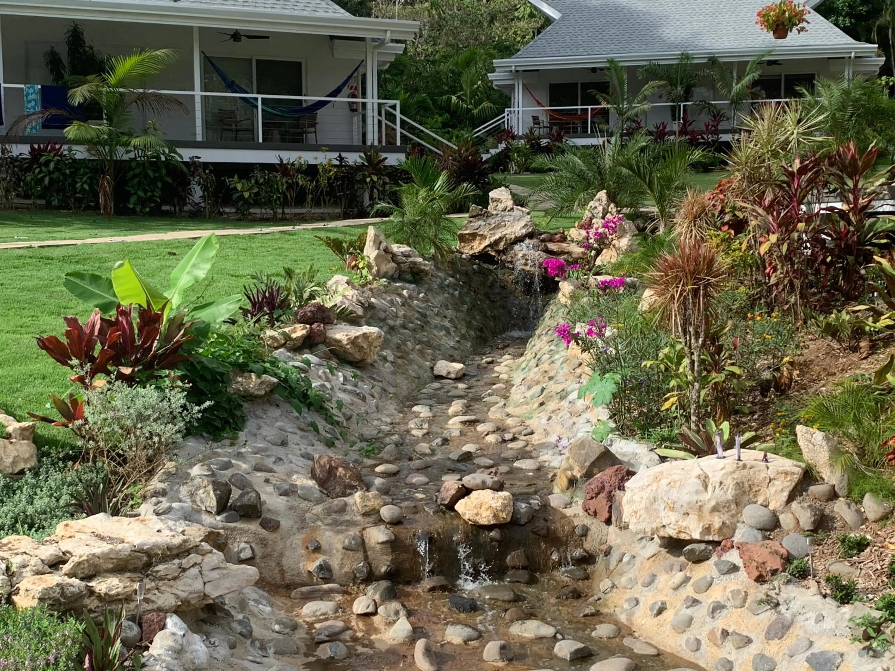 Garden in Aves Resort Montezuma