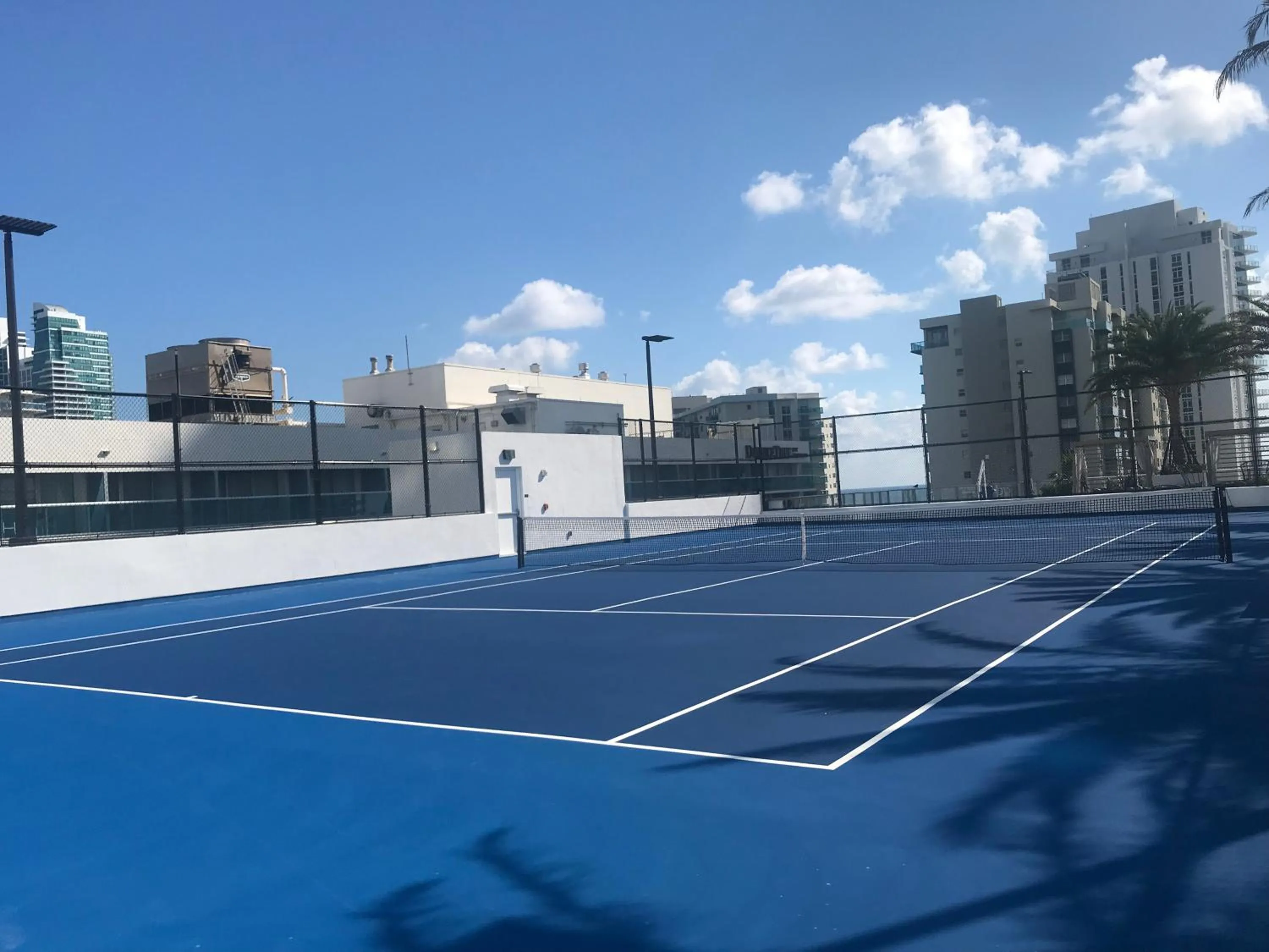 Tennis court in Hide House