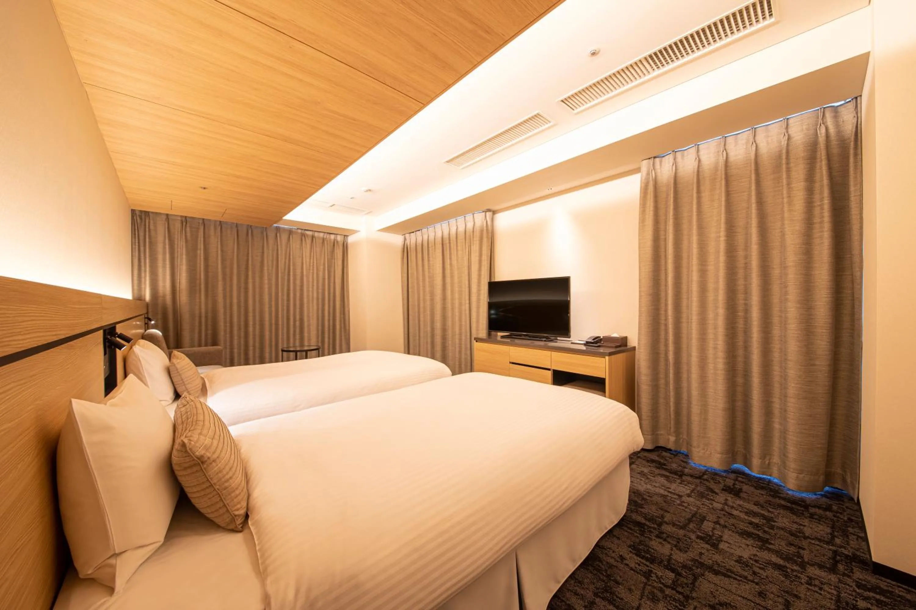 Photo of the whole room, Bed in Hotel Keihan Kyoto Ekiminami