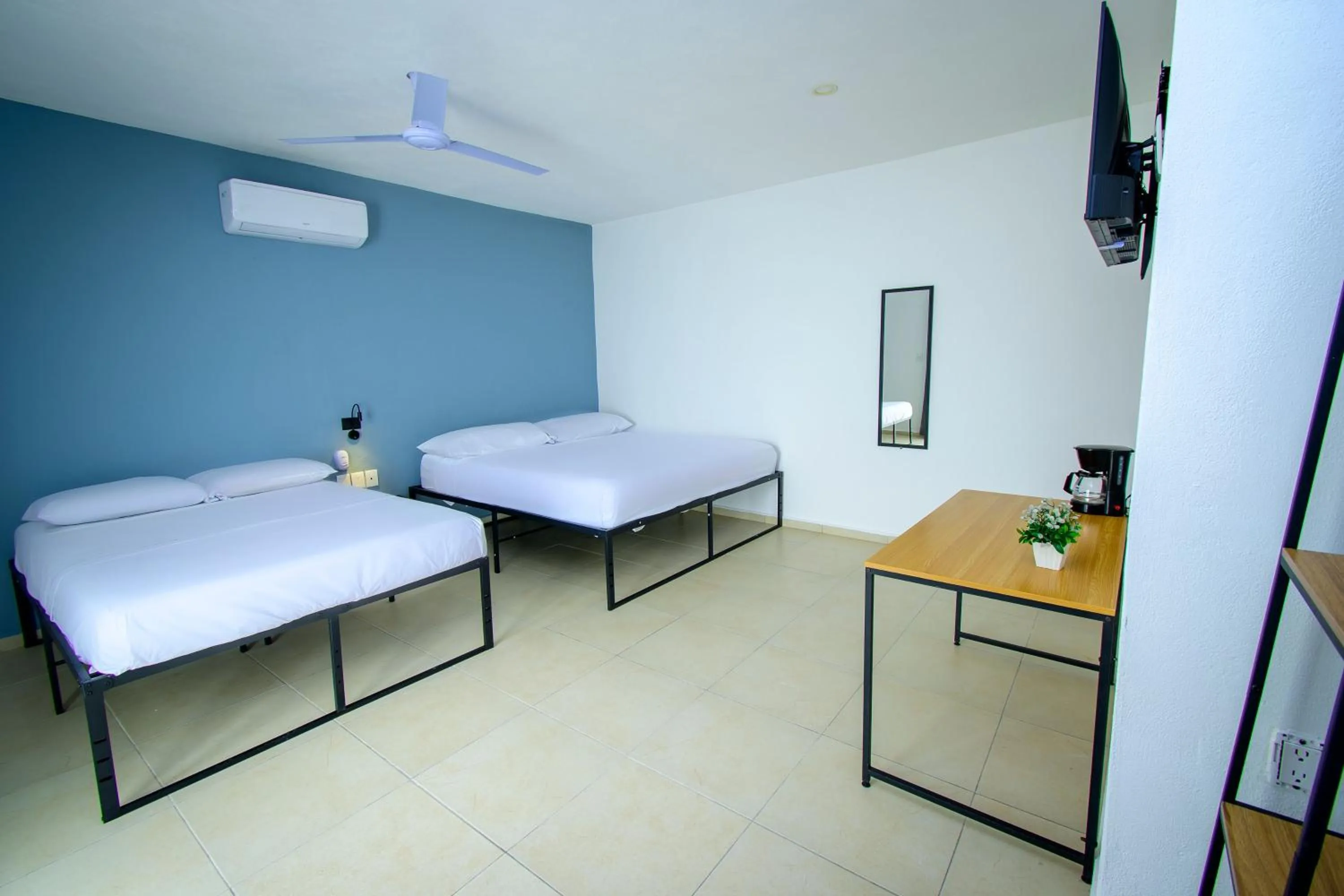 Photo of the whole room, Bed in Hotel Paso del Mar Playa del Carmen