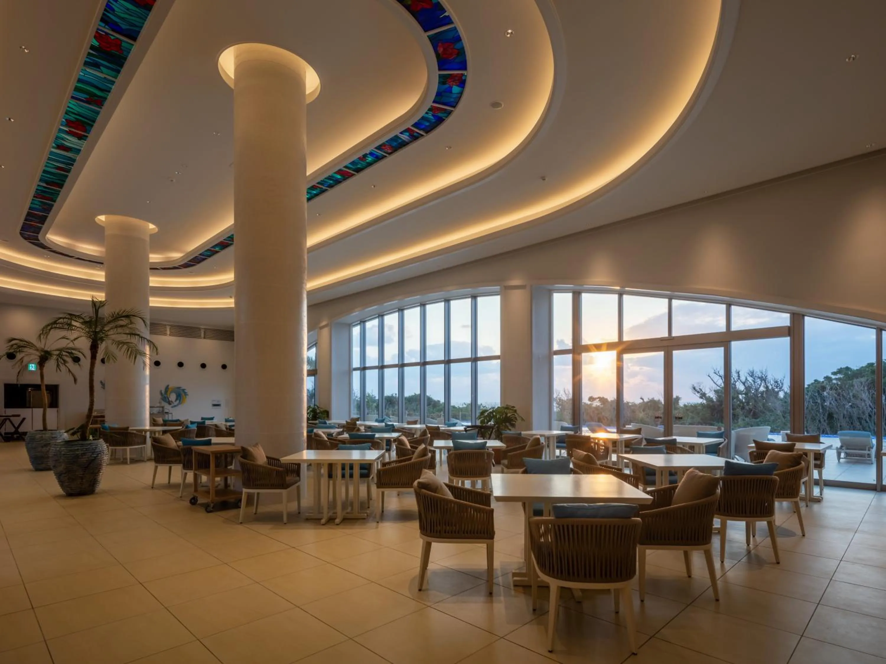 Restaurant/places to eat in Miyakojima Kurima Resort Seawood Hotel