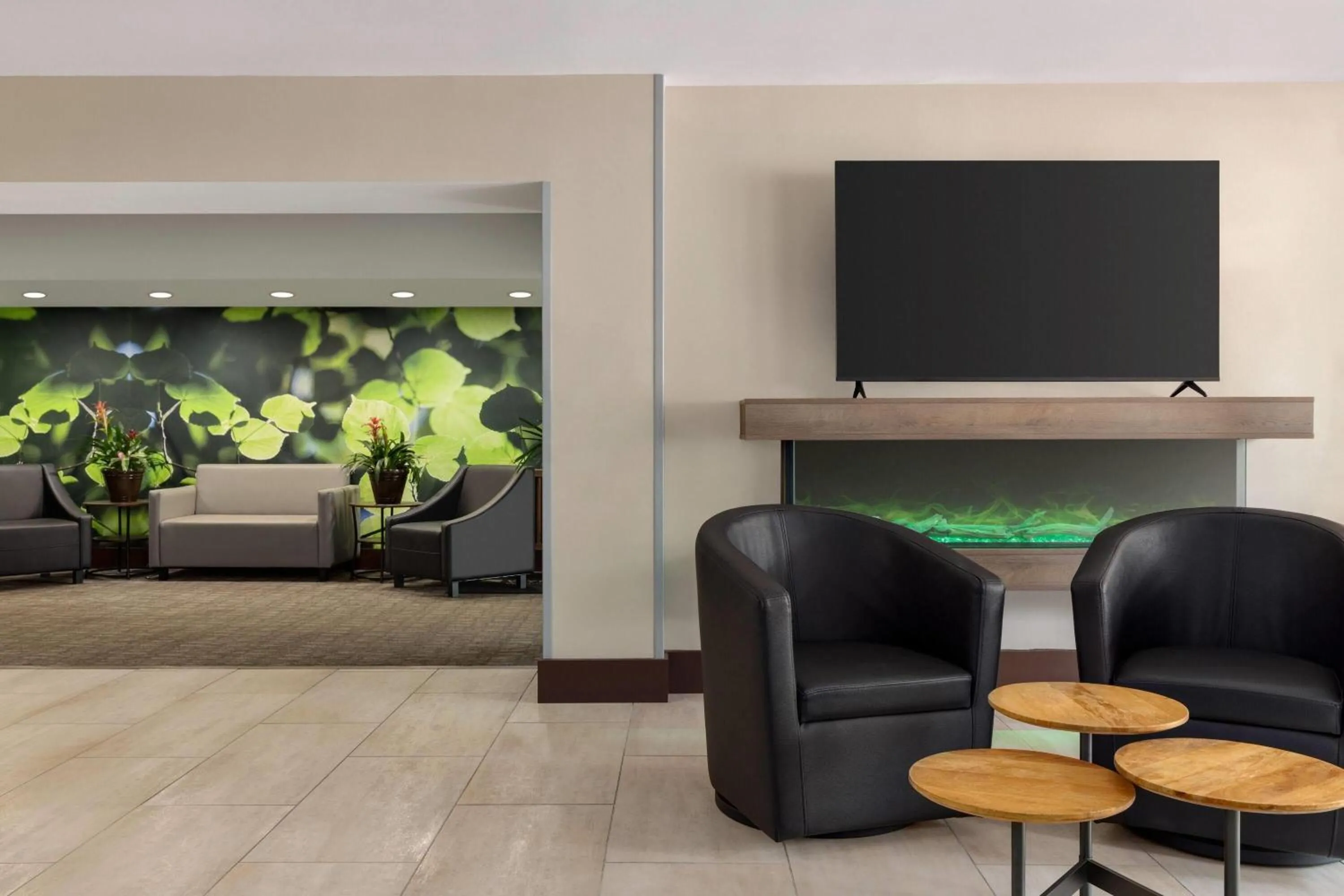 Lobby or reception in Wyndham Garden Washington DC North