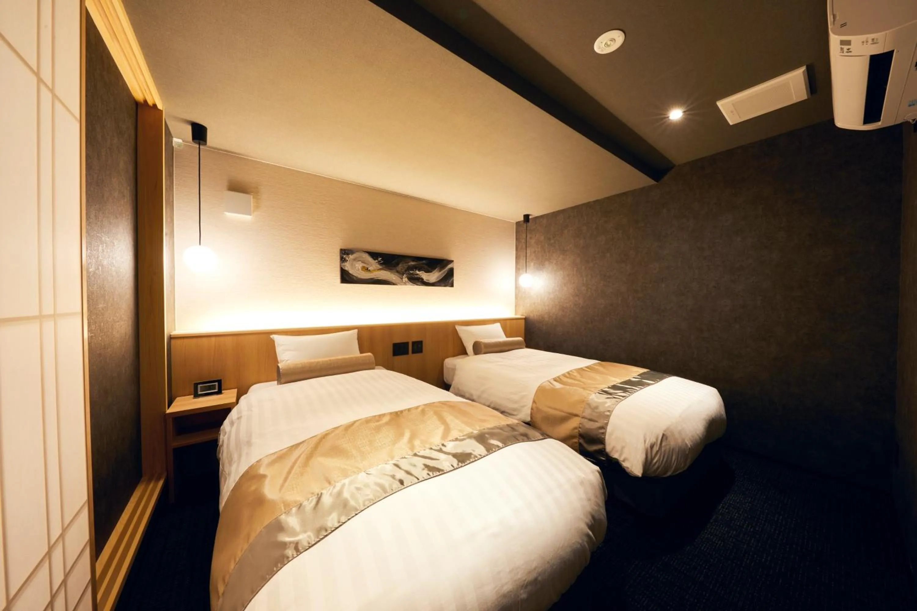 Bed in Rinn Shijo Nishinotoin