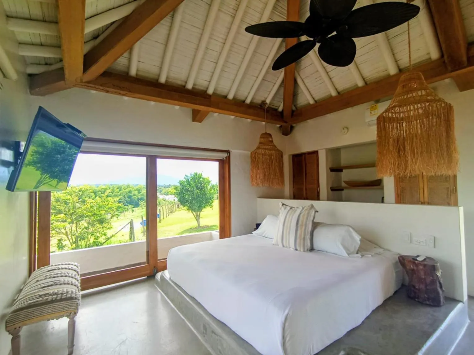 Natural landscape, Bed in Rancho Eden