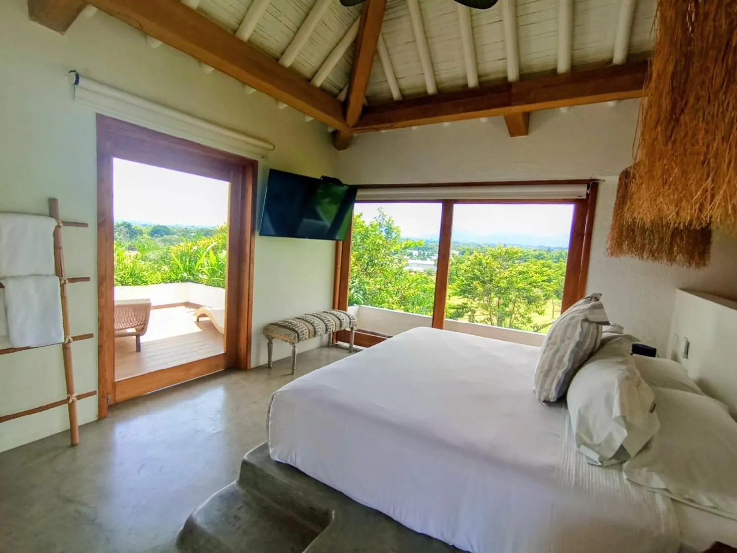 Natural landscape, Bed in Rancho Eden
