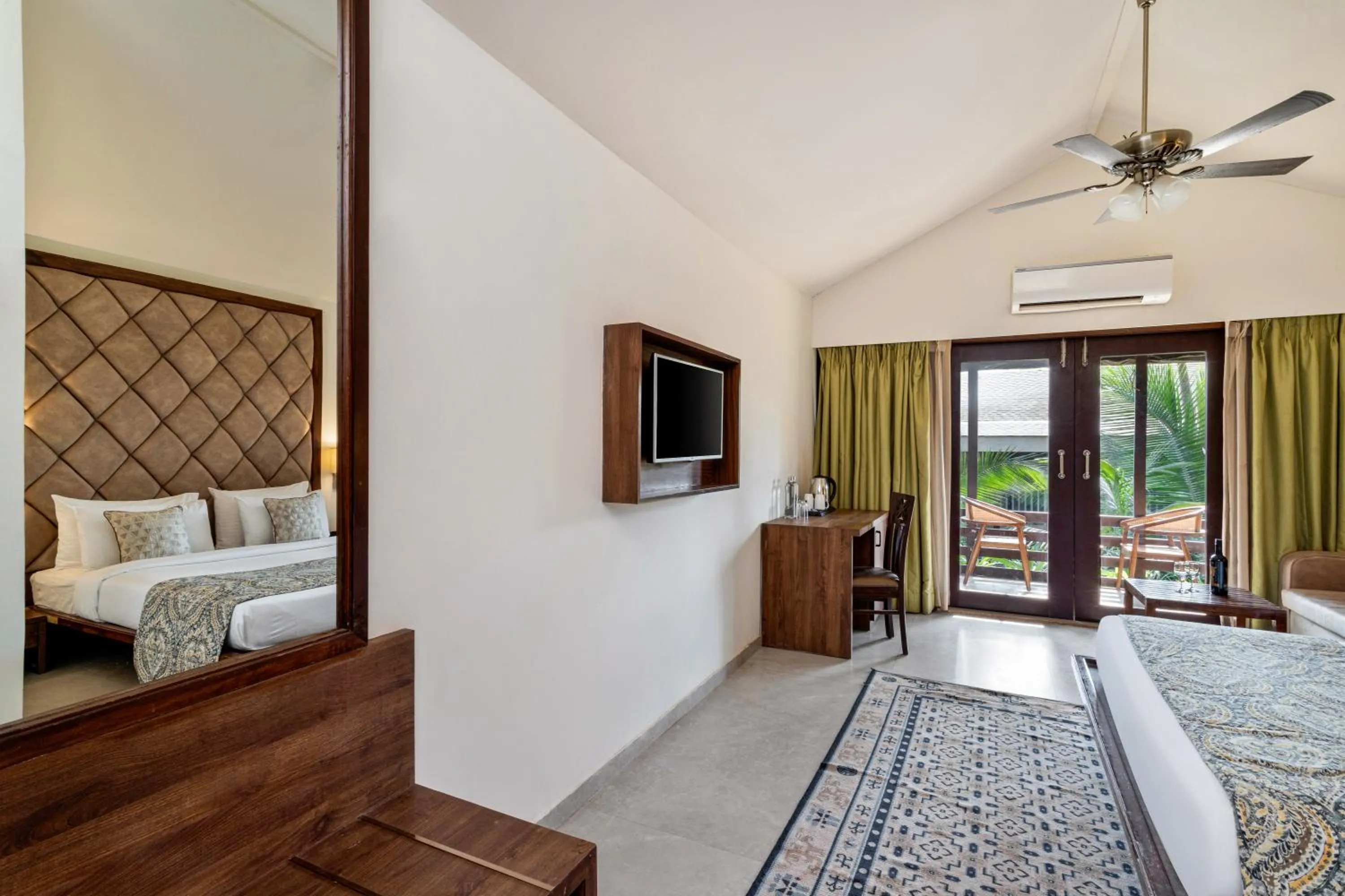 TV and multimedia, Bed in Riva Beach Resort